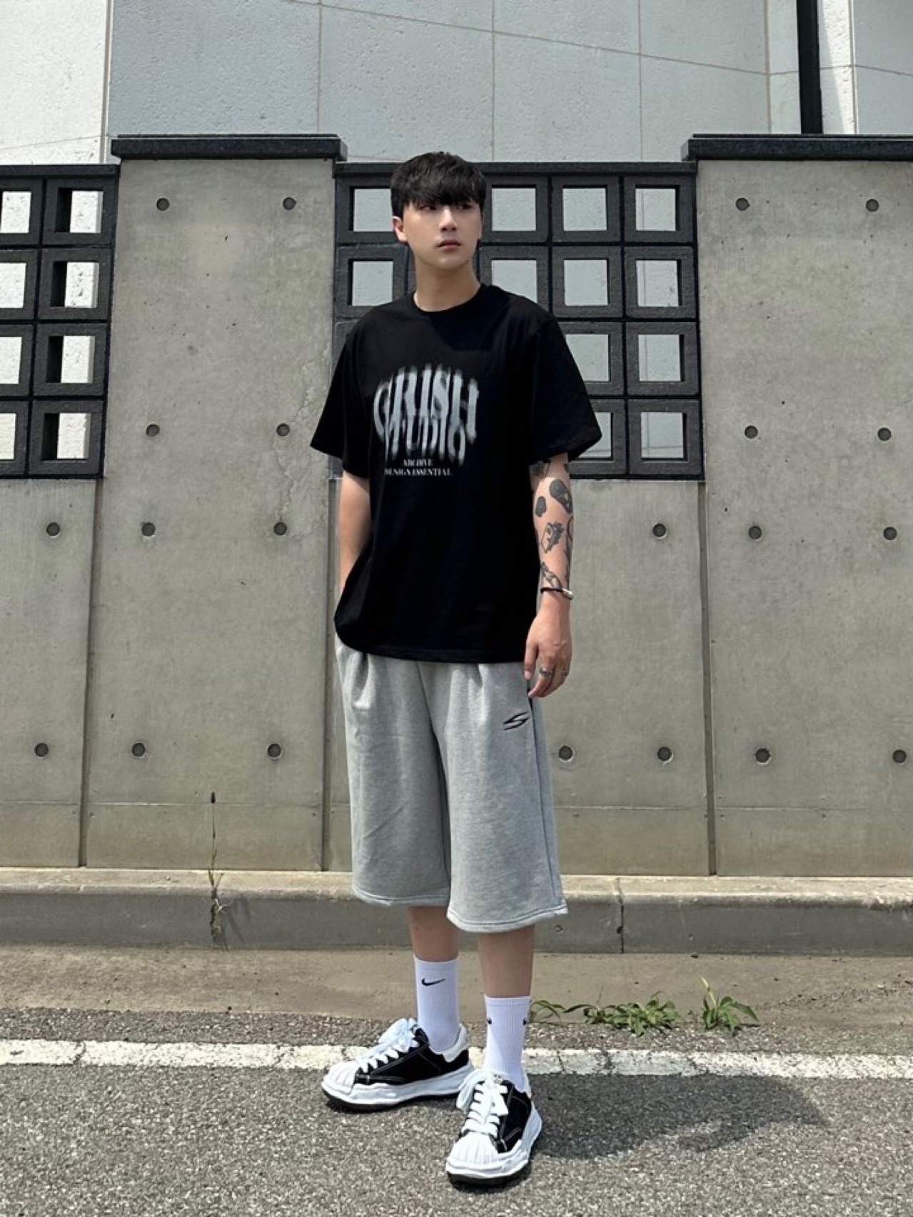 Maison Mihara Yasuhiro Peterson OG Sole Canvas Low Sneakers Black 착용 스타일 - 2