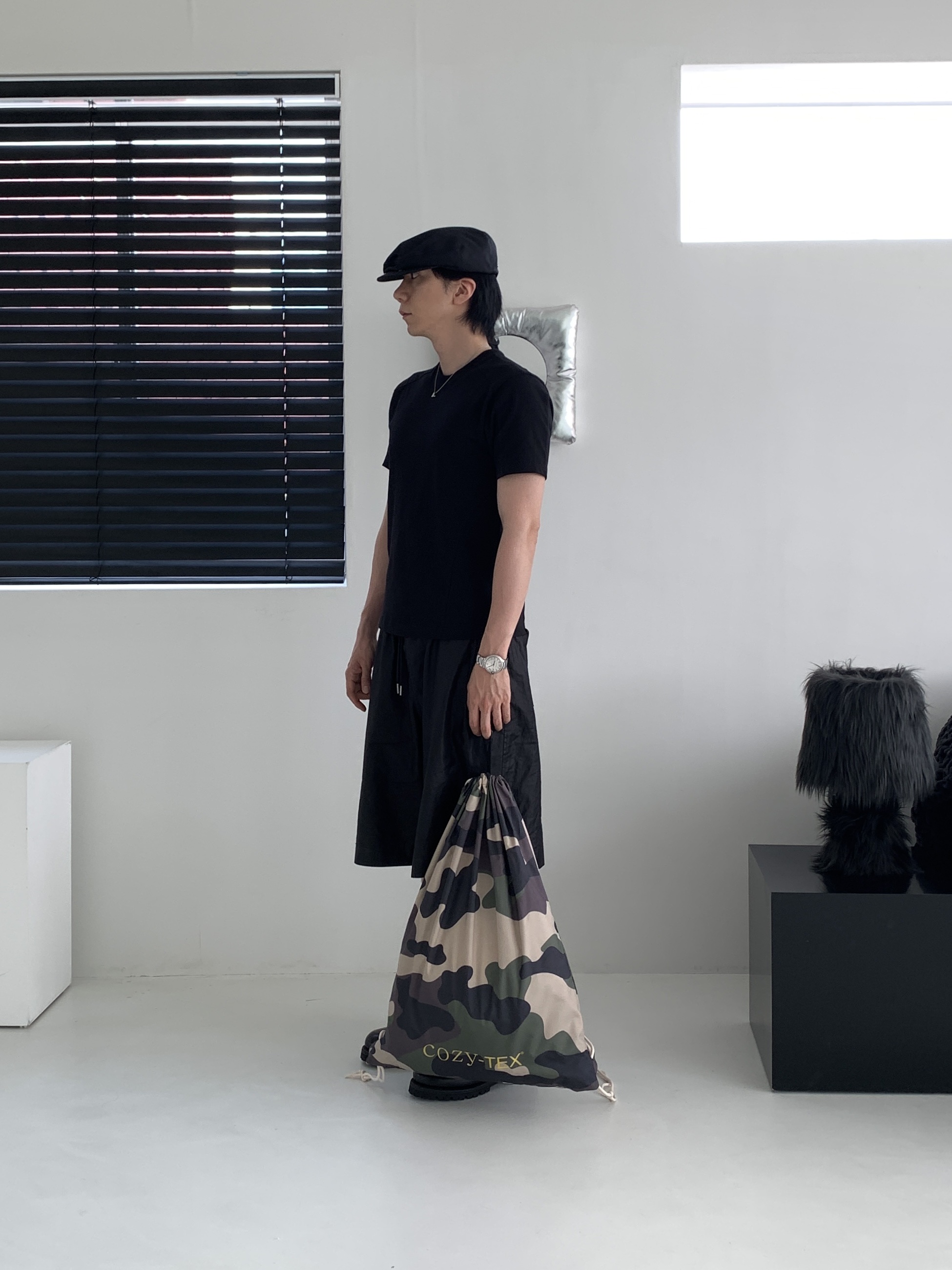 Our Legacy x Stussy Work Shop Work Boot Black Leather, Prada Re-Nylon Hat Black 착용 스타일 - 6