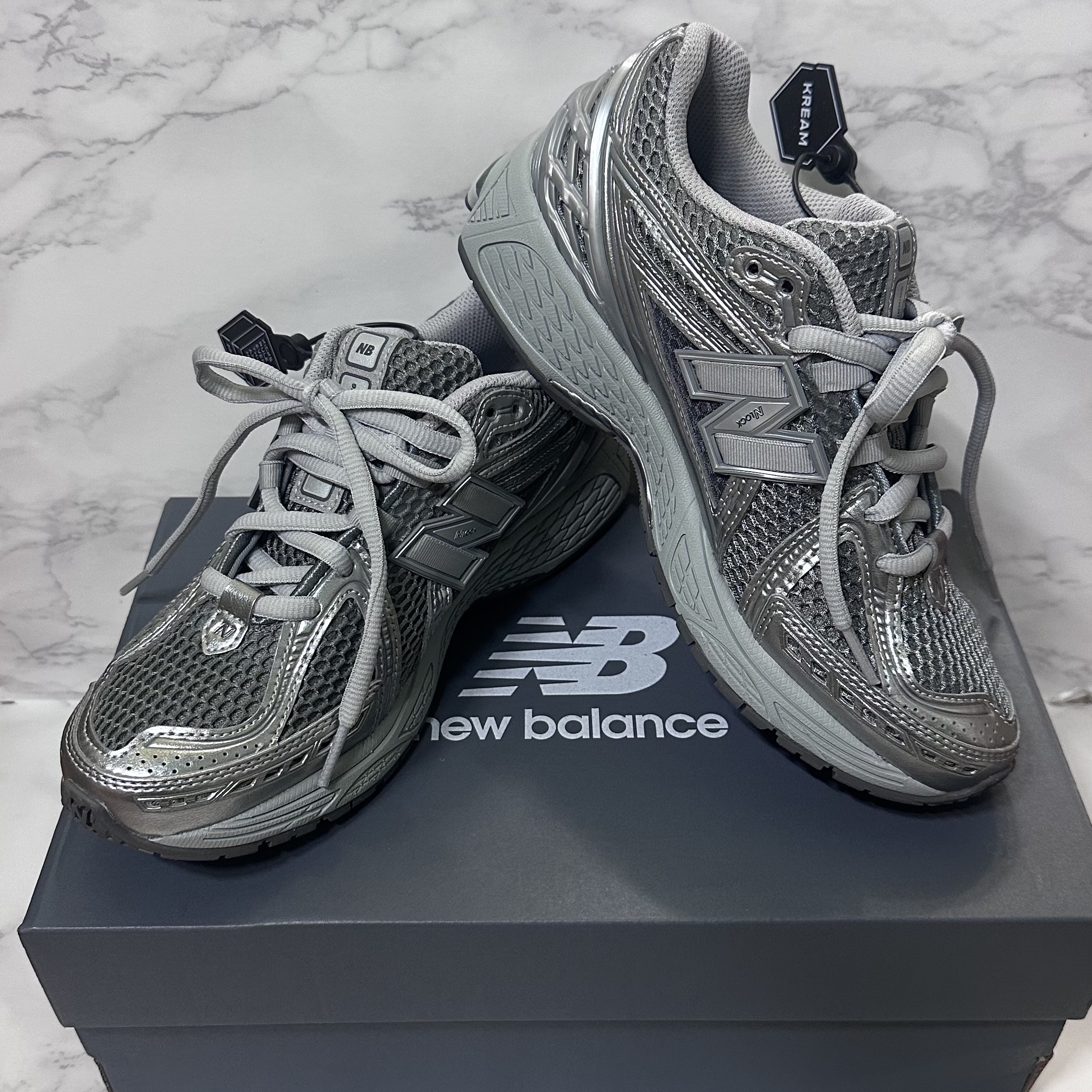 New Balance 1906R Harbor Grey Silver Metalic 착용 스타일