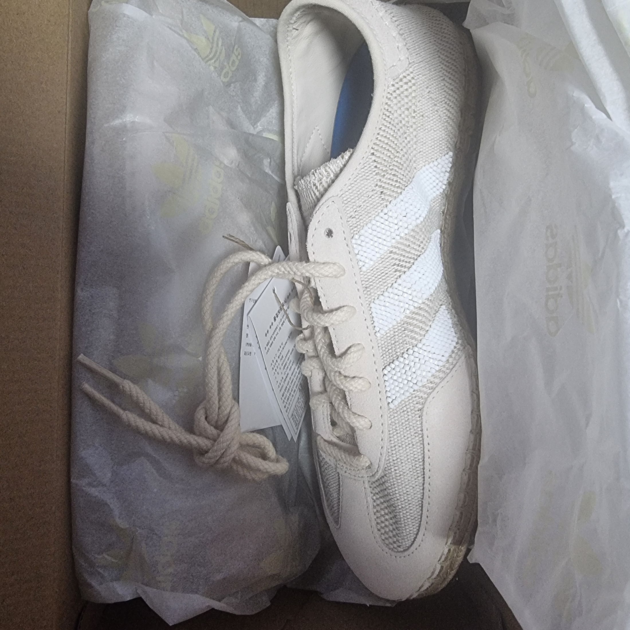Adidas x Clot Gazelle Halo Ivory Cloud White 착용 스타일