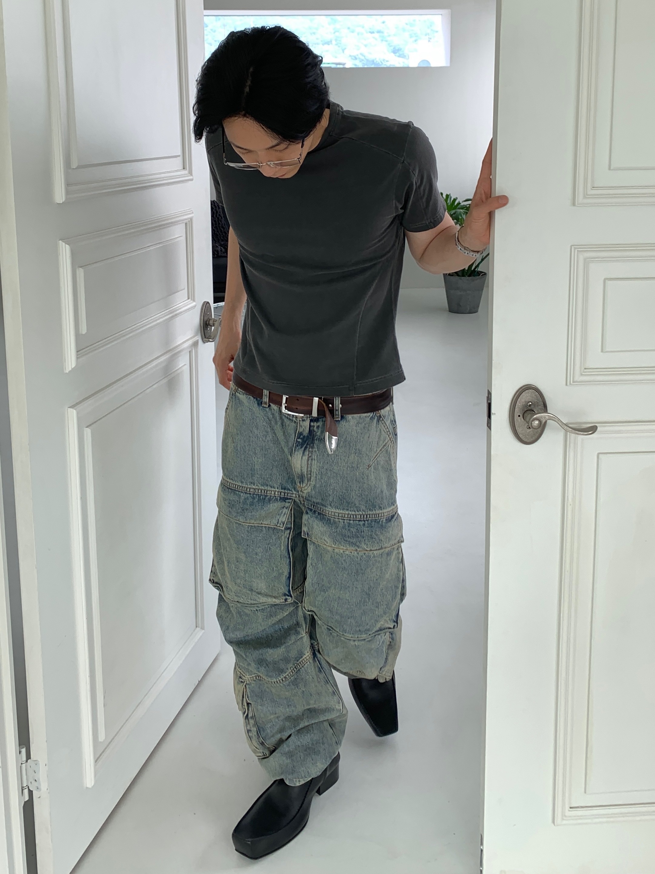 Entire Studios Heavy Denim Cargo Surface Wave, Our Legacy Double Tongue Belt Mahogany 착용 스타일 - 1