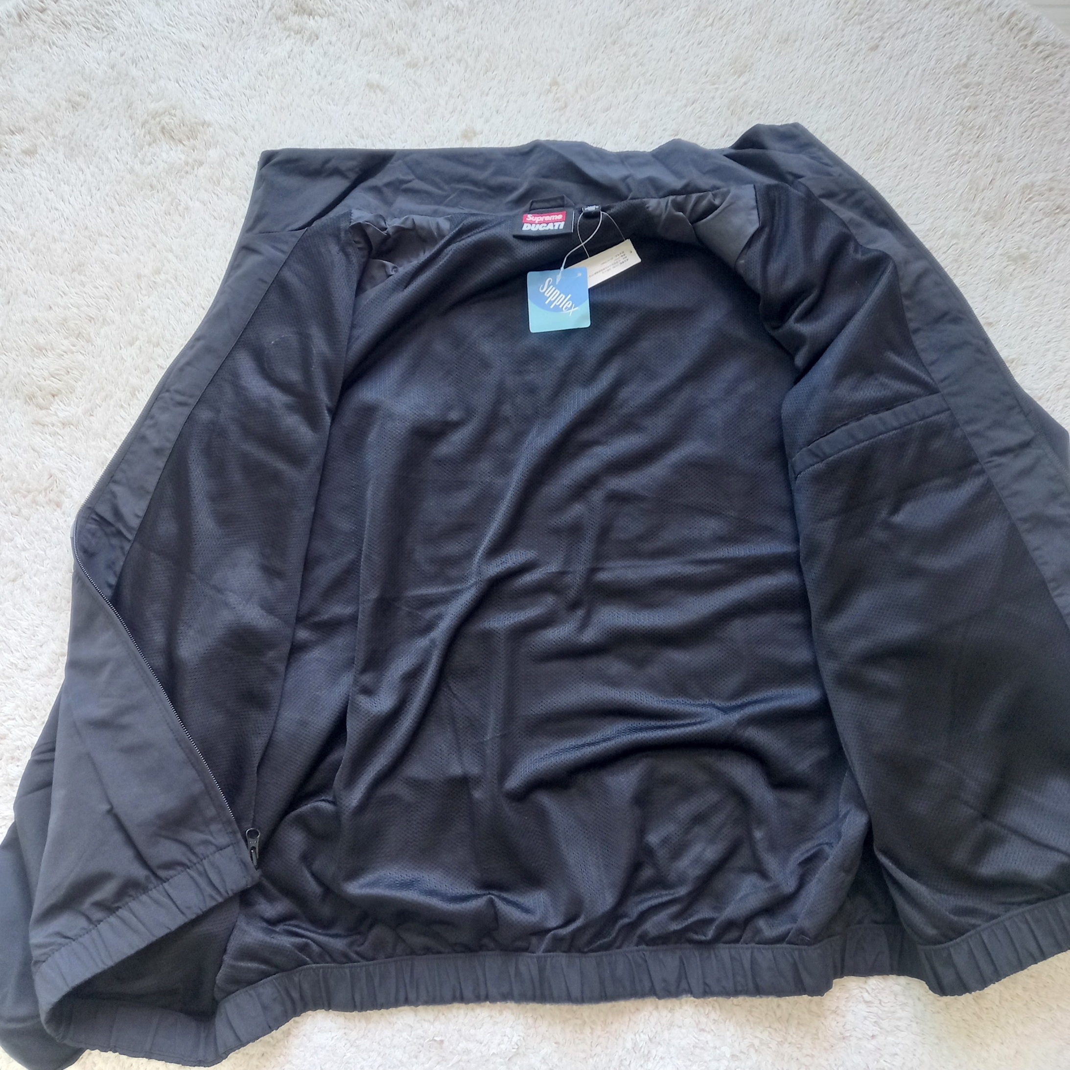 Supreme x Ducati Track Jacket Black - 24SS 착용 스타일 - 4