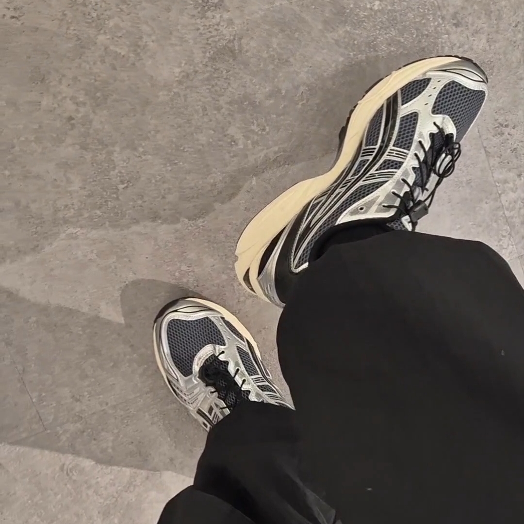 Asics Unlimited Gel-Kayano 14 Carrier Grey Black 착용 스타일 - 3