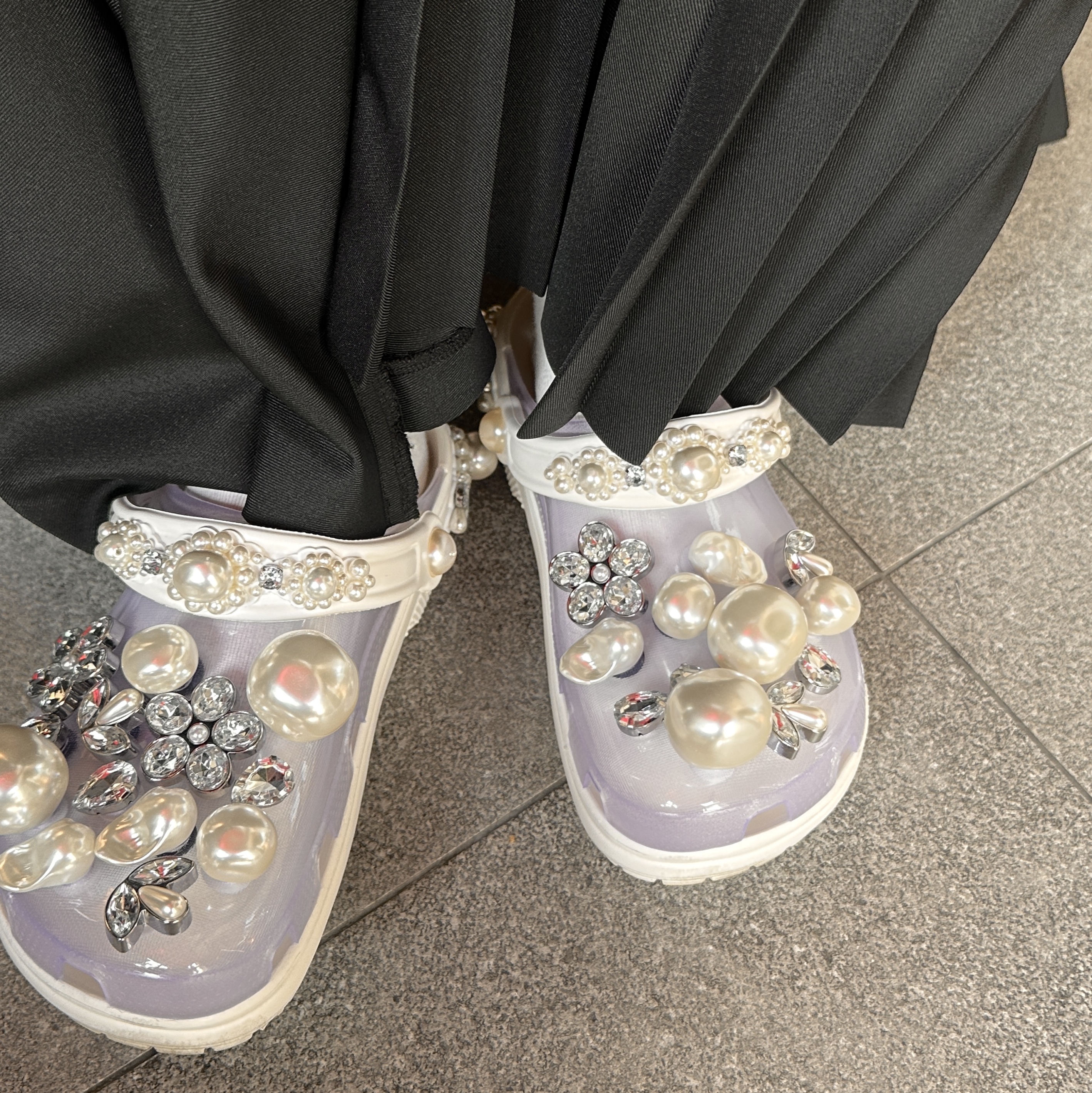 (W) Crocs x Simone Rocha Classic Clog Translucent 착용 스타일