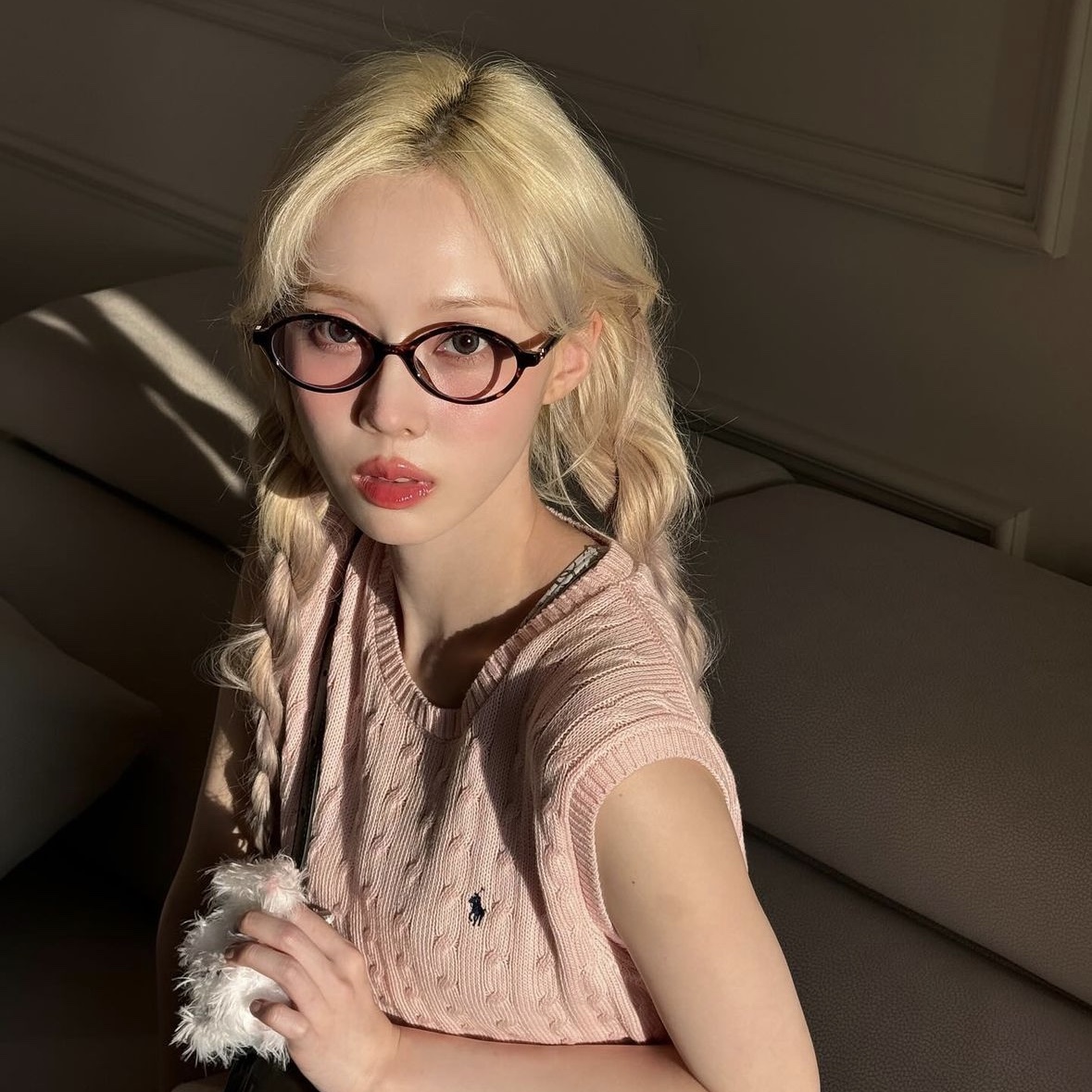 (W) Miu Miu Regard Sunglasses Blue Lenses Honey Tortoiseshell Acetate Standard fit 착용 스타일 - 5