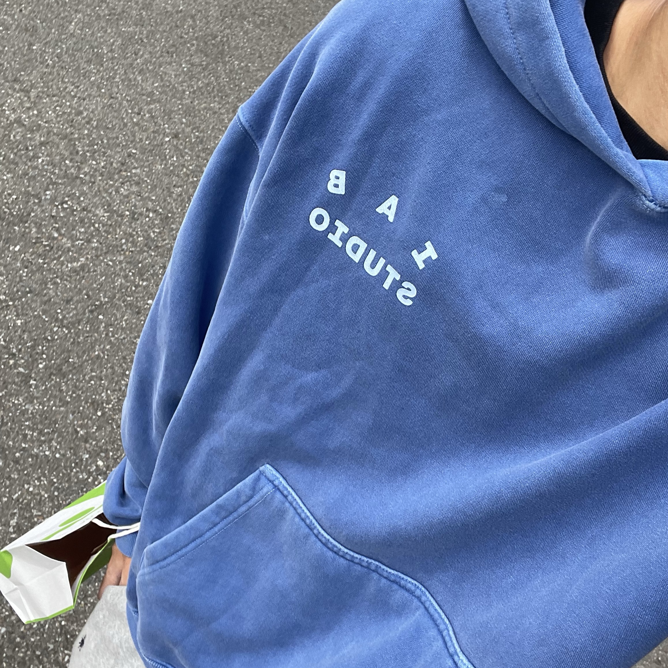 IAB Studio Pigment Hoodie Royal Blue - 22FW 착용 스타일