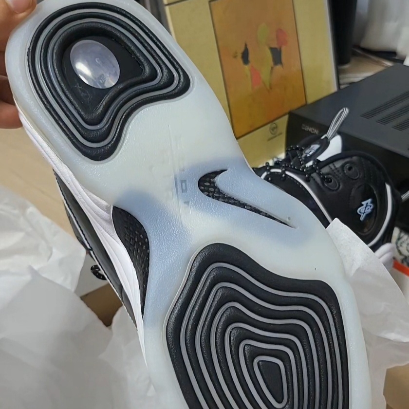 Nike Air Penny II Football Grey 착용 스타일 - 2