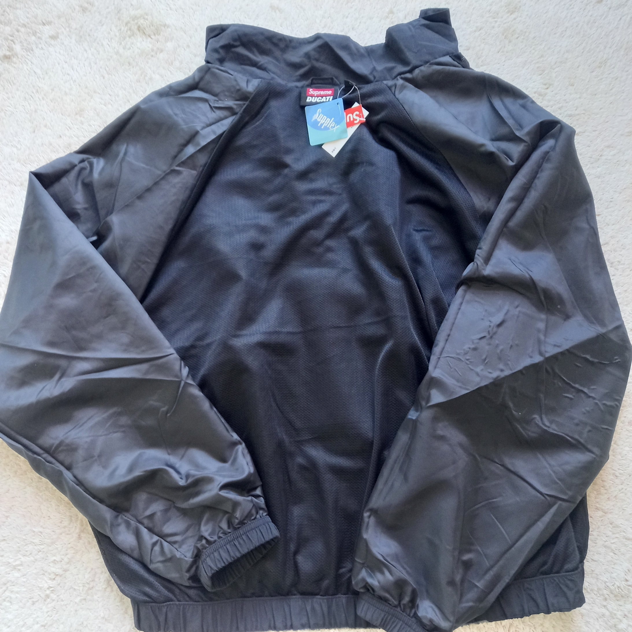 Supreme x Ducati Track Jacket Black - 24SS 착용 스타일 - 5