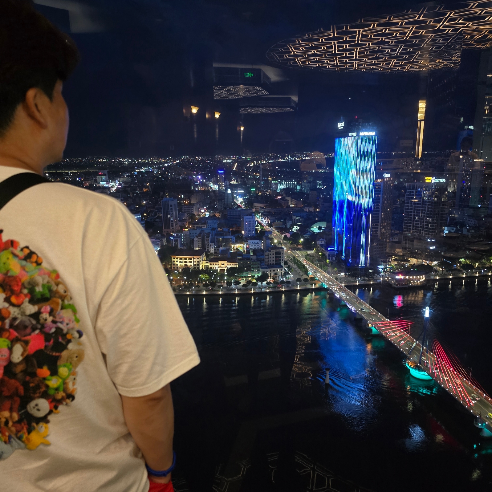 Stussy Stock Water Shorts Bright Red 착용 스타일 - 2
