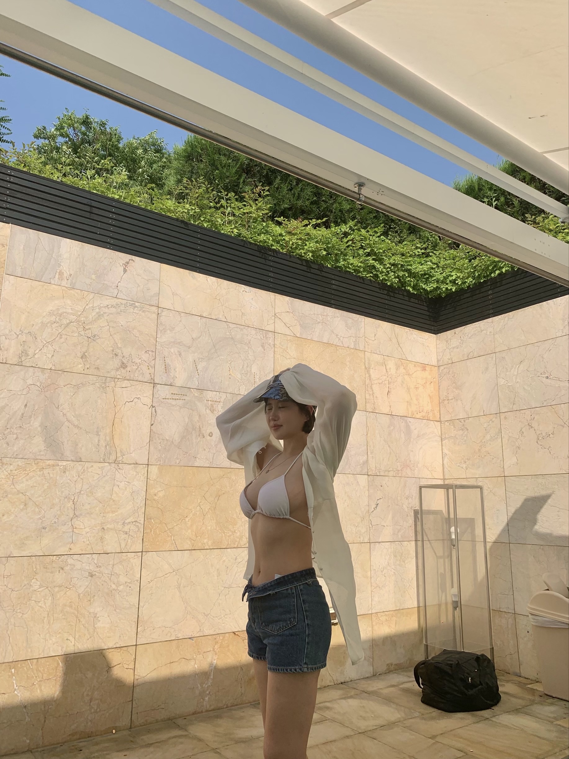 (W) Dior Club V1U Visor Grey Toile De Jouy Visor 착용 스타일 - 4