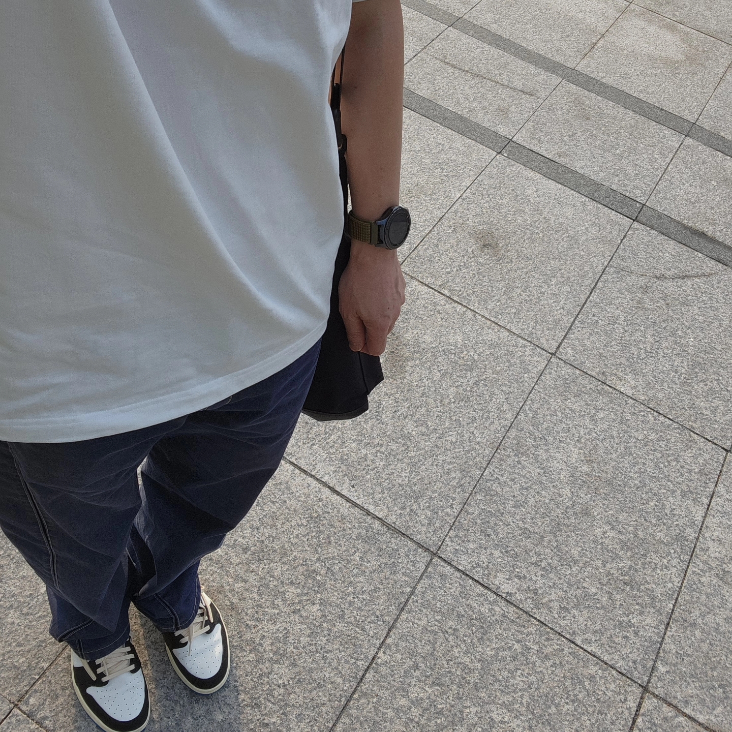 Jordan 1 x Travis Scott x Fragment Retro Low OG SP Military Blue 착용 스타일 - 1