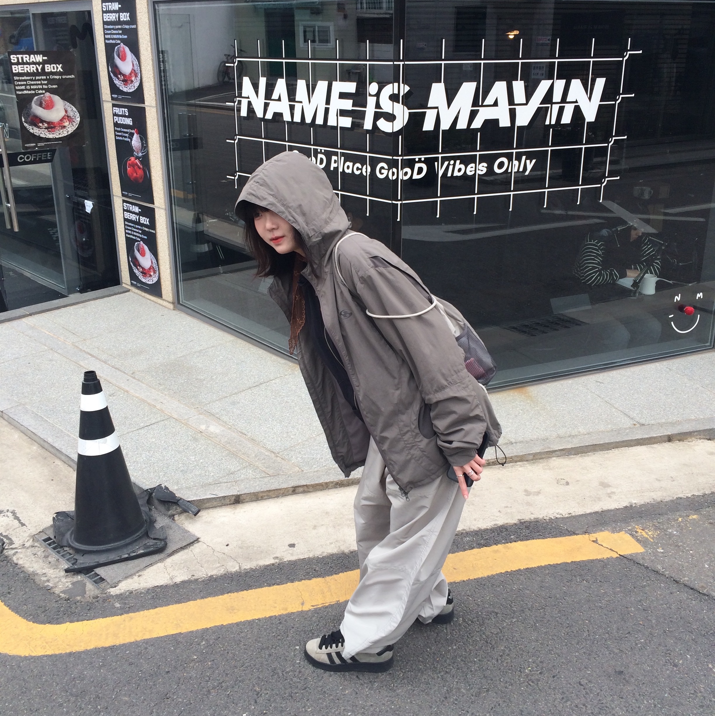 Sansan Gear Eclipse Pocket Jacket Ash Brown - 23FW, Adidas Campus 00s Cloud White Core Black 착용 스타일 - 1