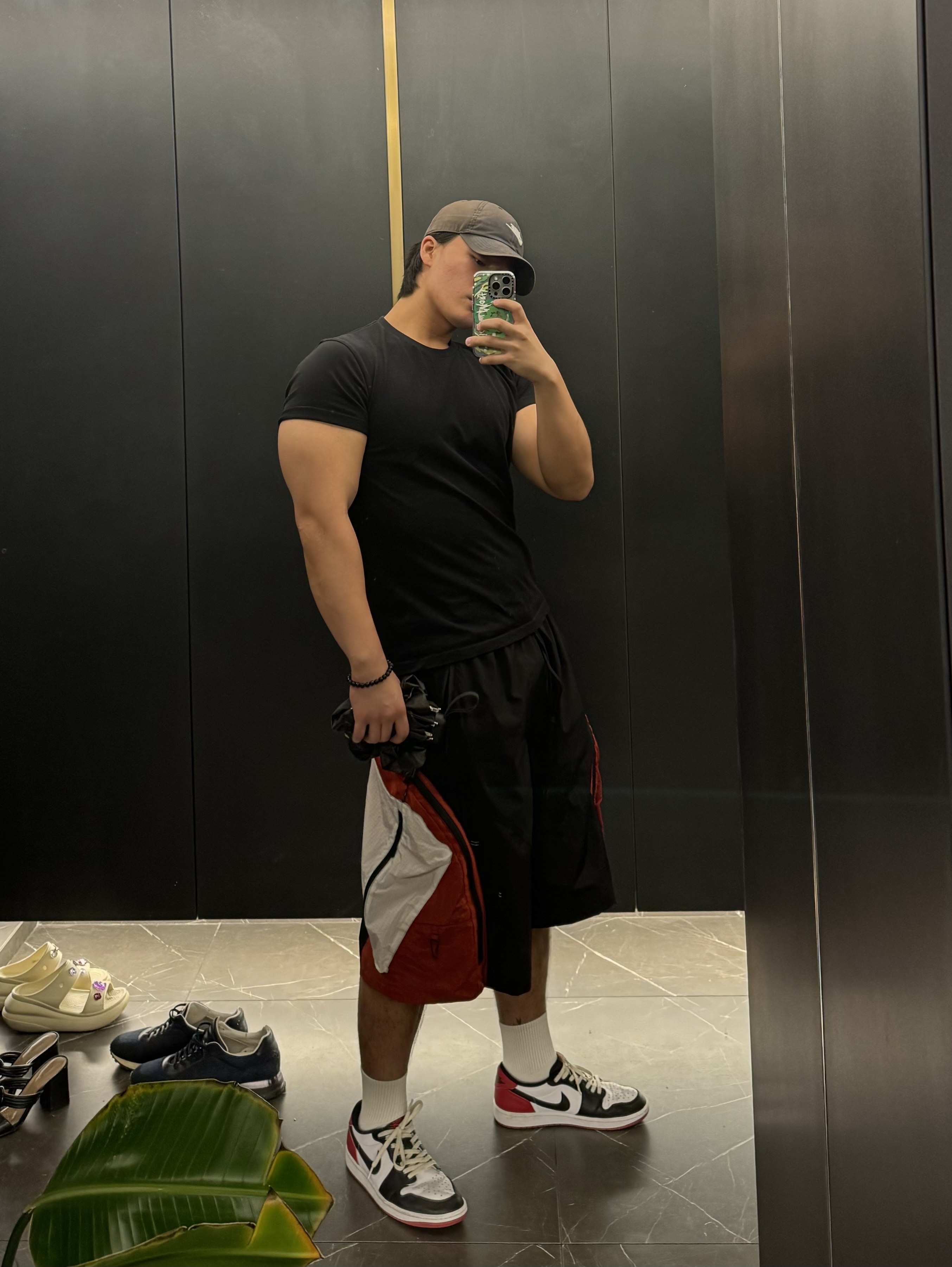 Undermycar Asurada Gashutein 6 Zoe Oversized Nylon Shorts Tango Red - 24SS, Jordan 1 Retro Low OG Black Toe 착용 스타일
