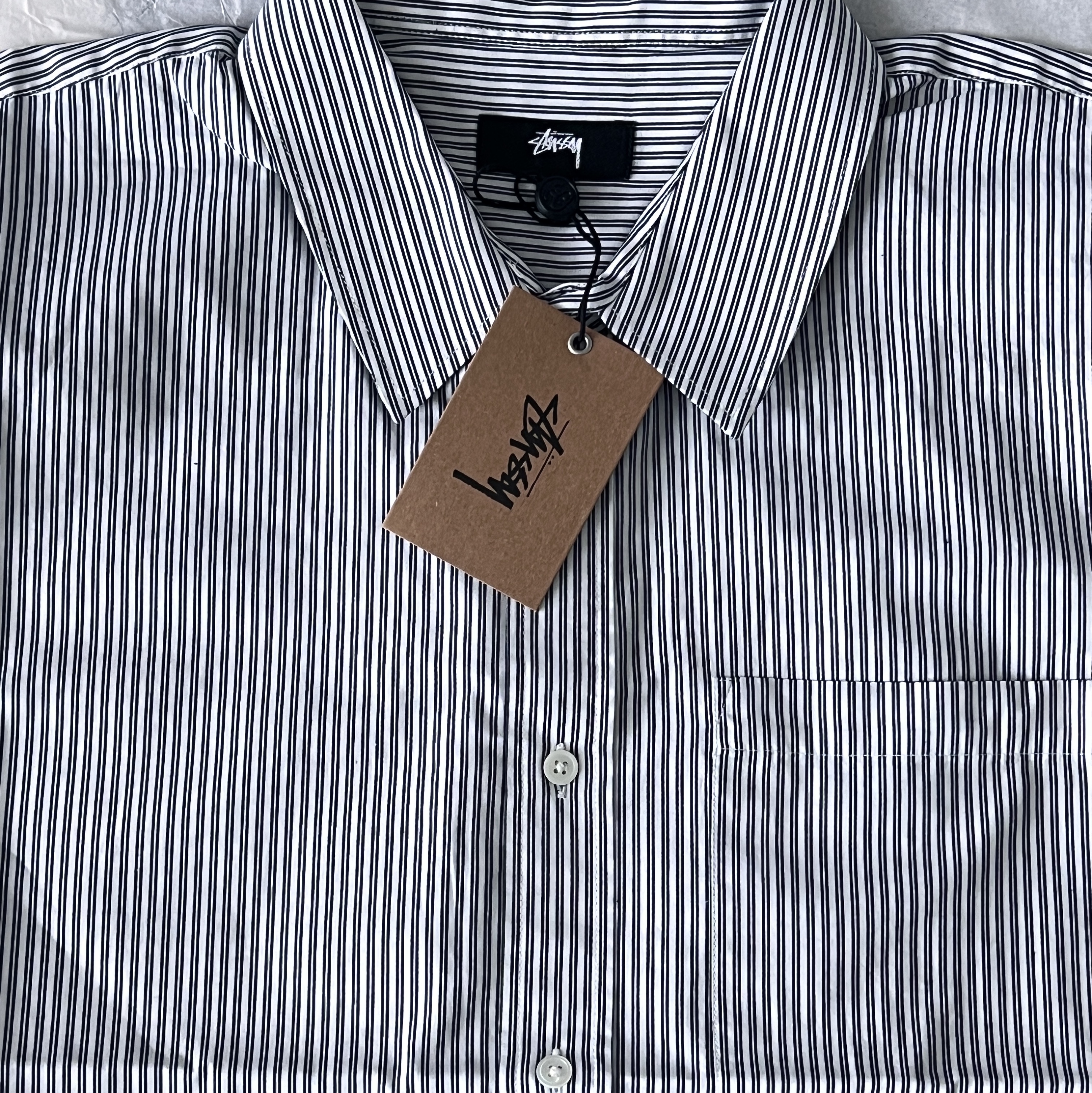 Stussy Boxy SS 8 Ball Stripe Shirt Navy 착용 스타일 - 2