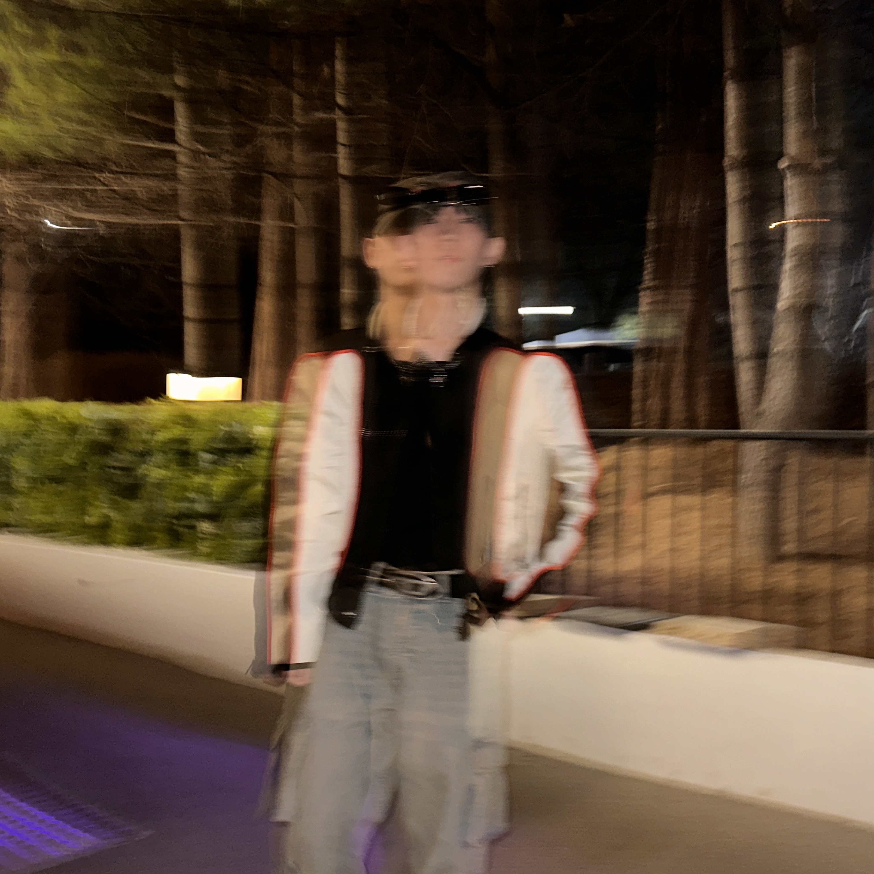 Diesel B-1DR Leather Belt with D Buckle Black, Diesel J-Blink Biker Jacket in Colour-Block Nylon Black White 착용 스타일 - 3
