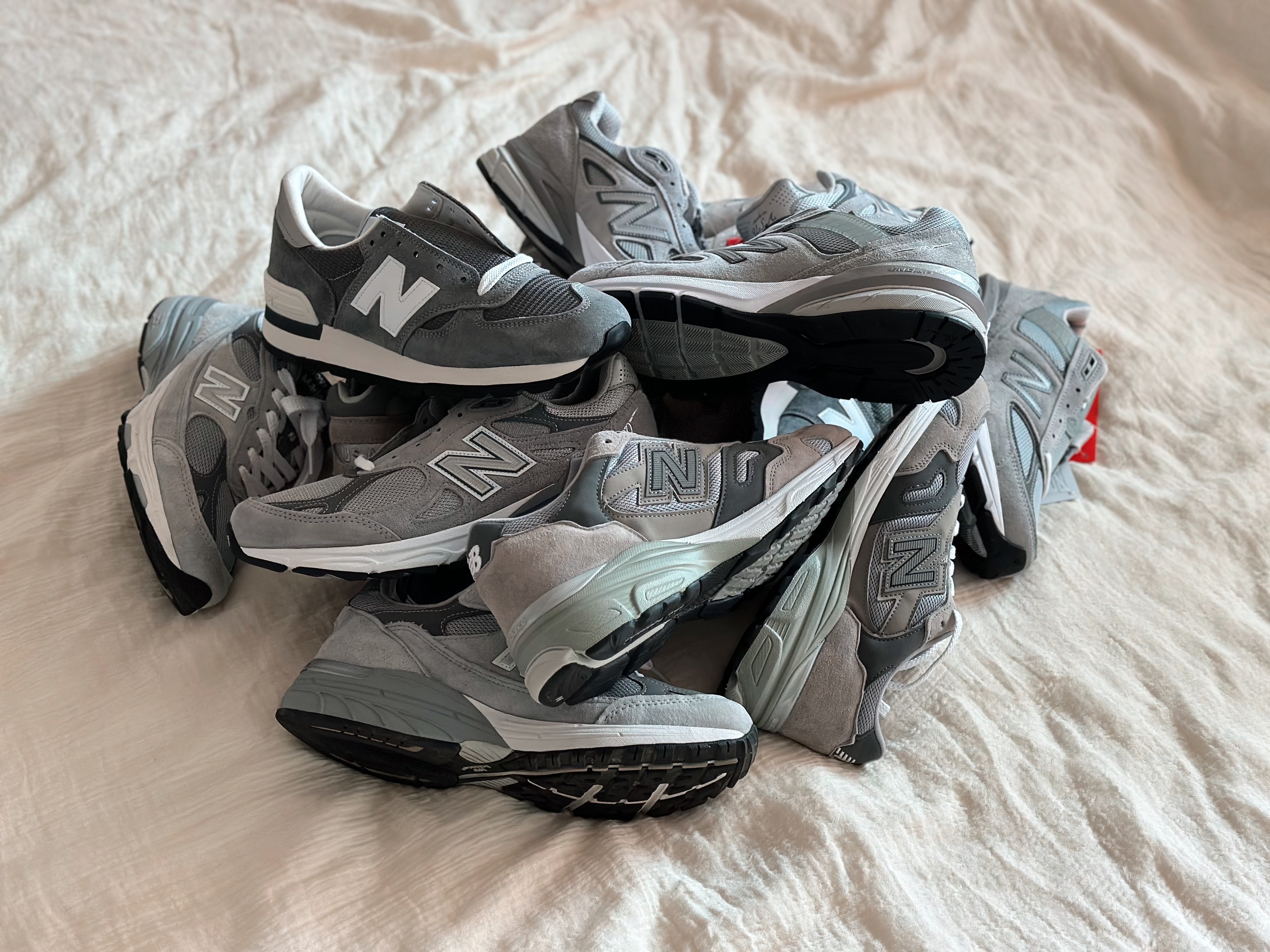 New Balance 990v3 Made in USA Grey - D Standard, New Balance 990v1 Made in USA Grey White 착용 스타일