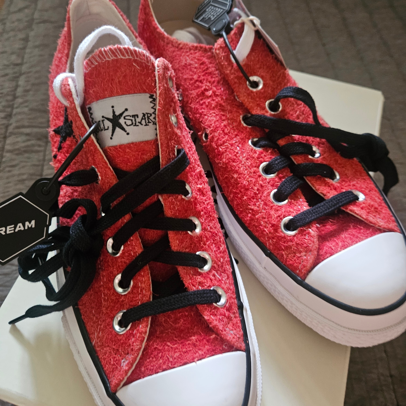 Converse x Stussy Chuck 70 Ox Poppy Red 착용 스타일 - 1
