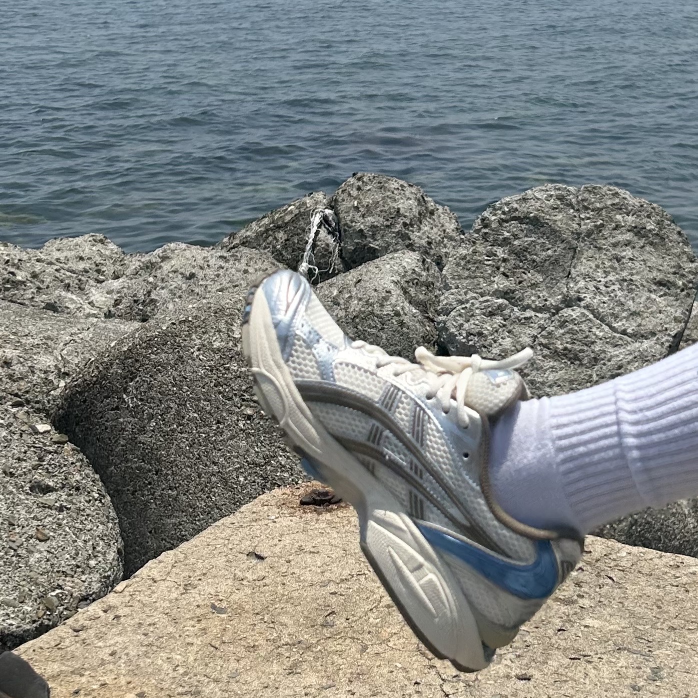 (W) Asics Gel-Kayano 14 Cream Pepper 착용 스타일 - 1