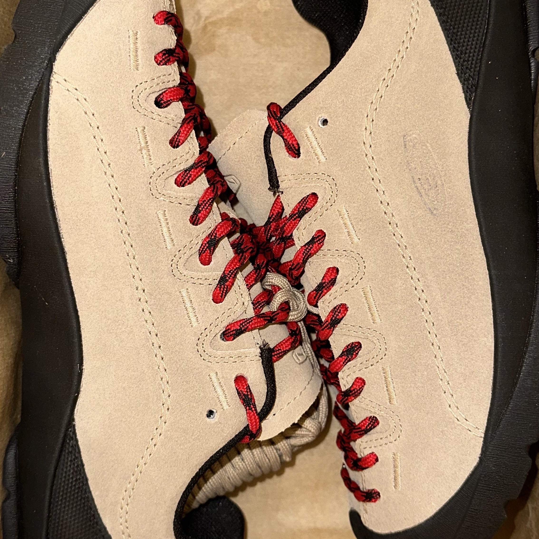 (W) Keen Jasper Suede Sneakers Silver Mink 착용 스타일