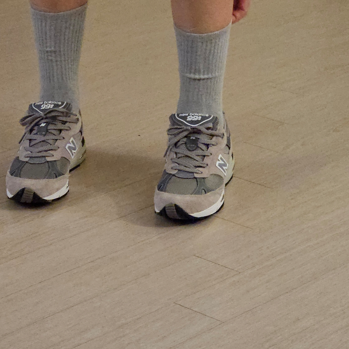 (W) New Balance 991 Made in UK Grey 착용 스타일
