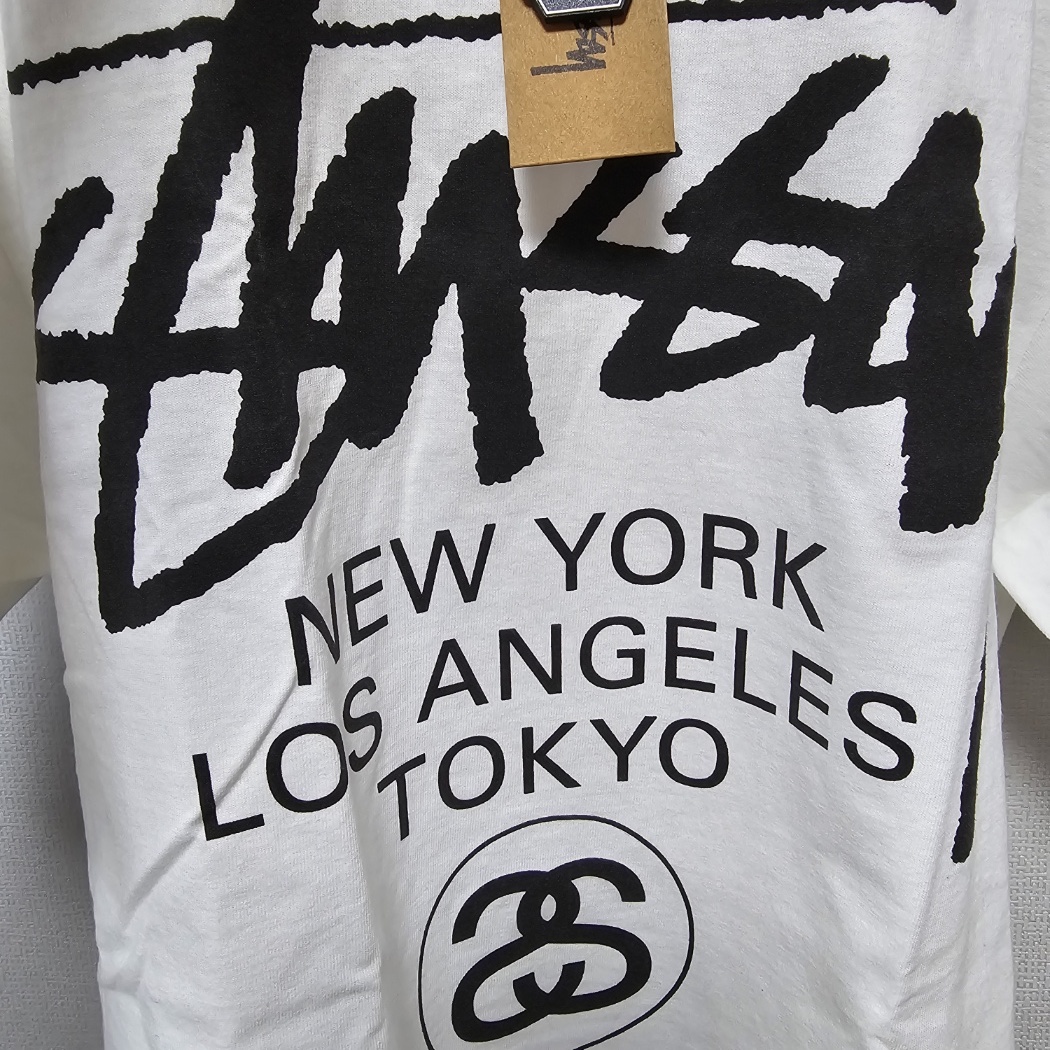 Stussy World Tour T-Shirt White 착용 스타일 - 1