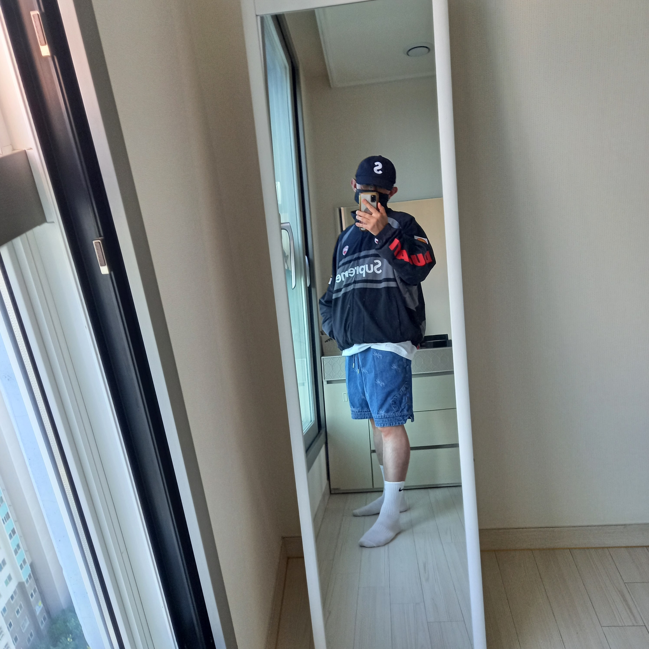 Supreme Seersucker S Logo 6-Panel Black - 24SS, Supreme x Ducati Logos T-Shirt White - 24SS 착용 스타일 - 4