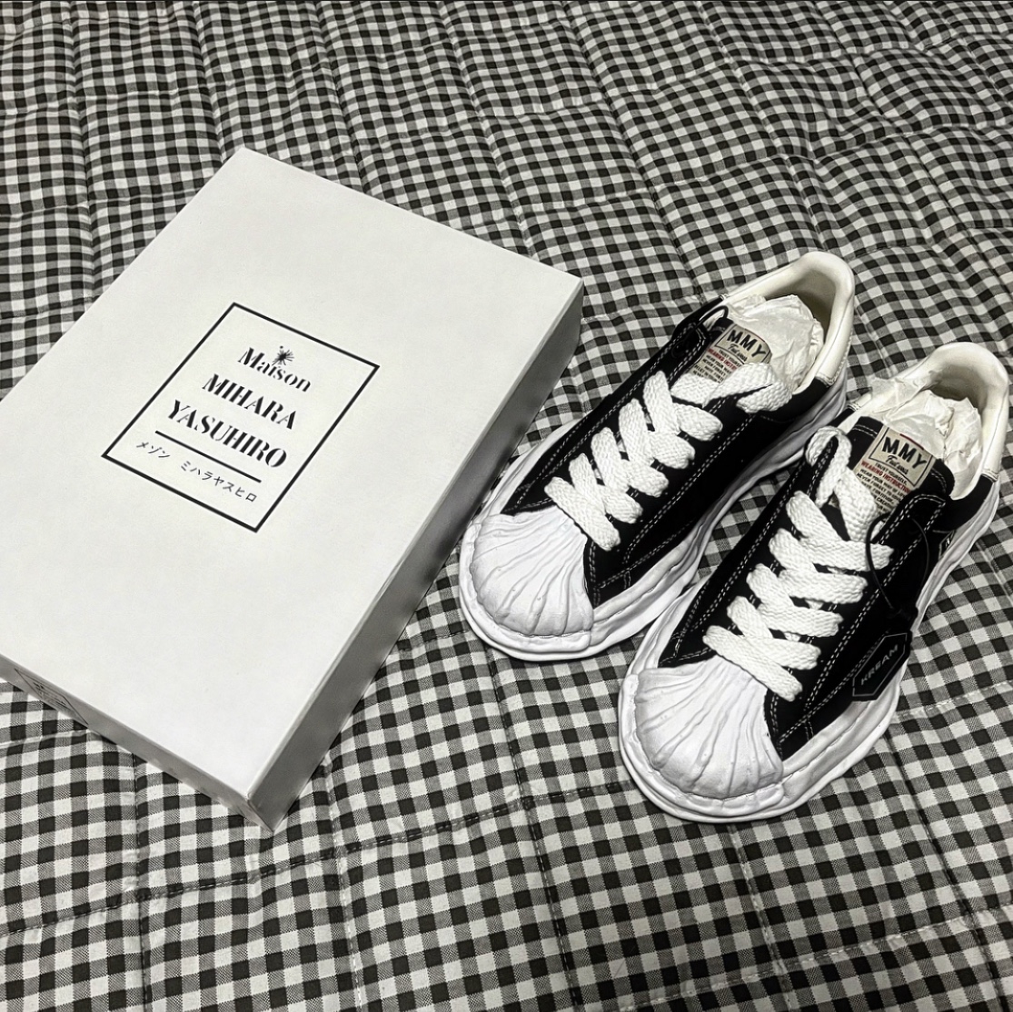 Maison Mihara Yasuhiro Blakey OG Sole Canvas Low-top Sneakers Black White 착용 스타일