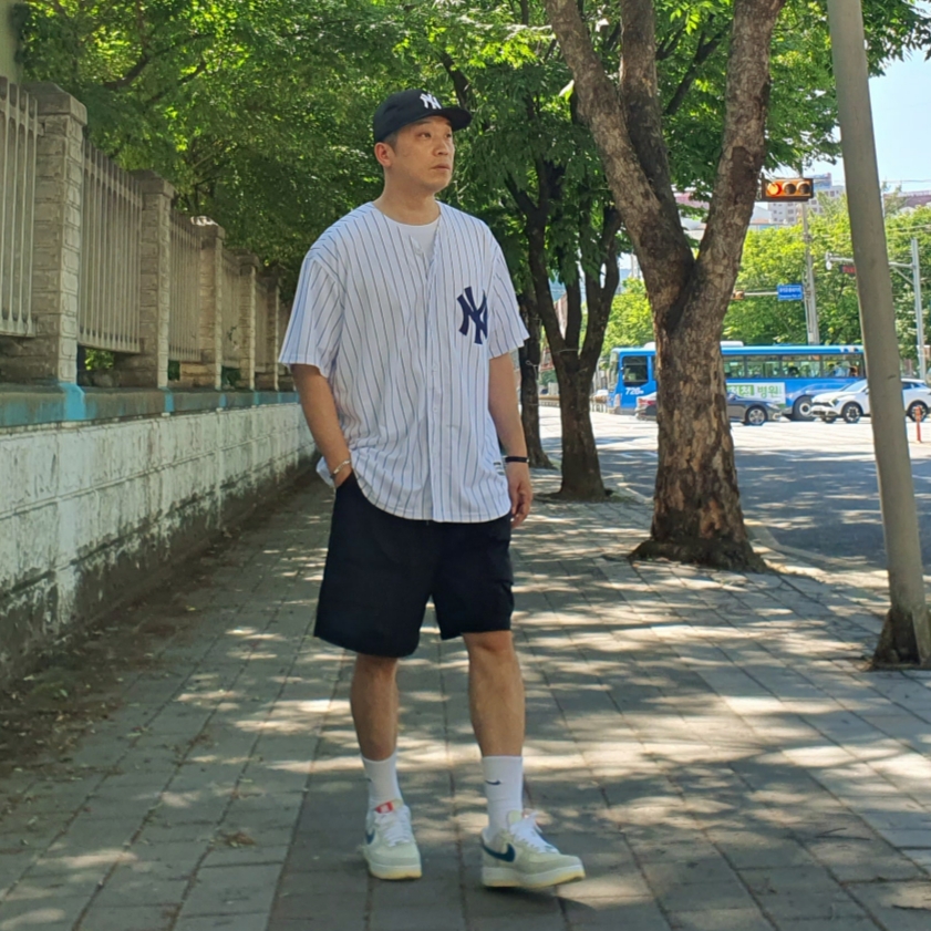 Nike x Undefeated Air Force 1 Low SP 5 On It, IAB Studio Socks White (5 Pack) 착용 스타일 - 2