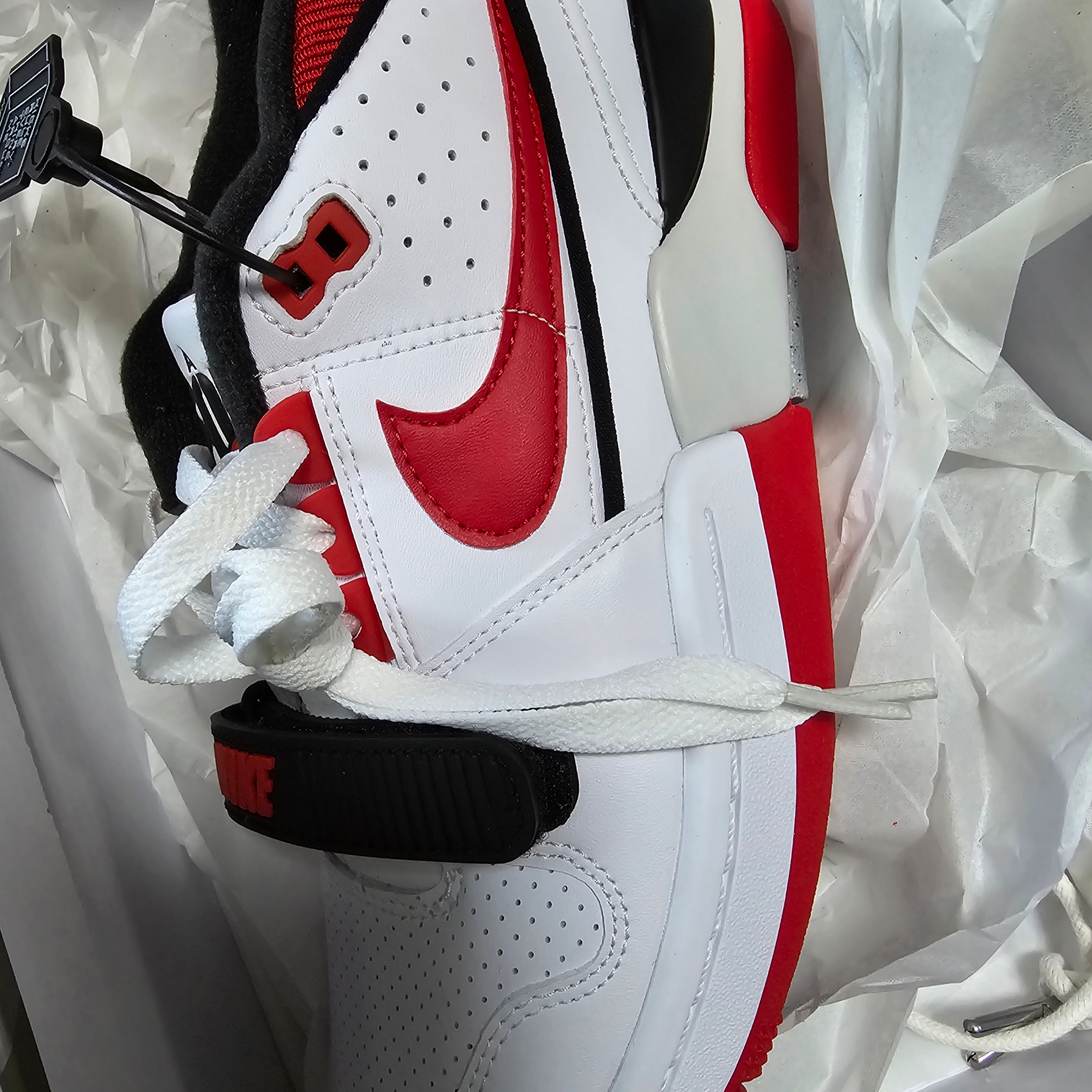 Nike x Billie Eilish Air Alpha Force 88 Fire Red and White 착용 스타일 - 4