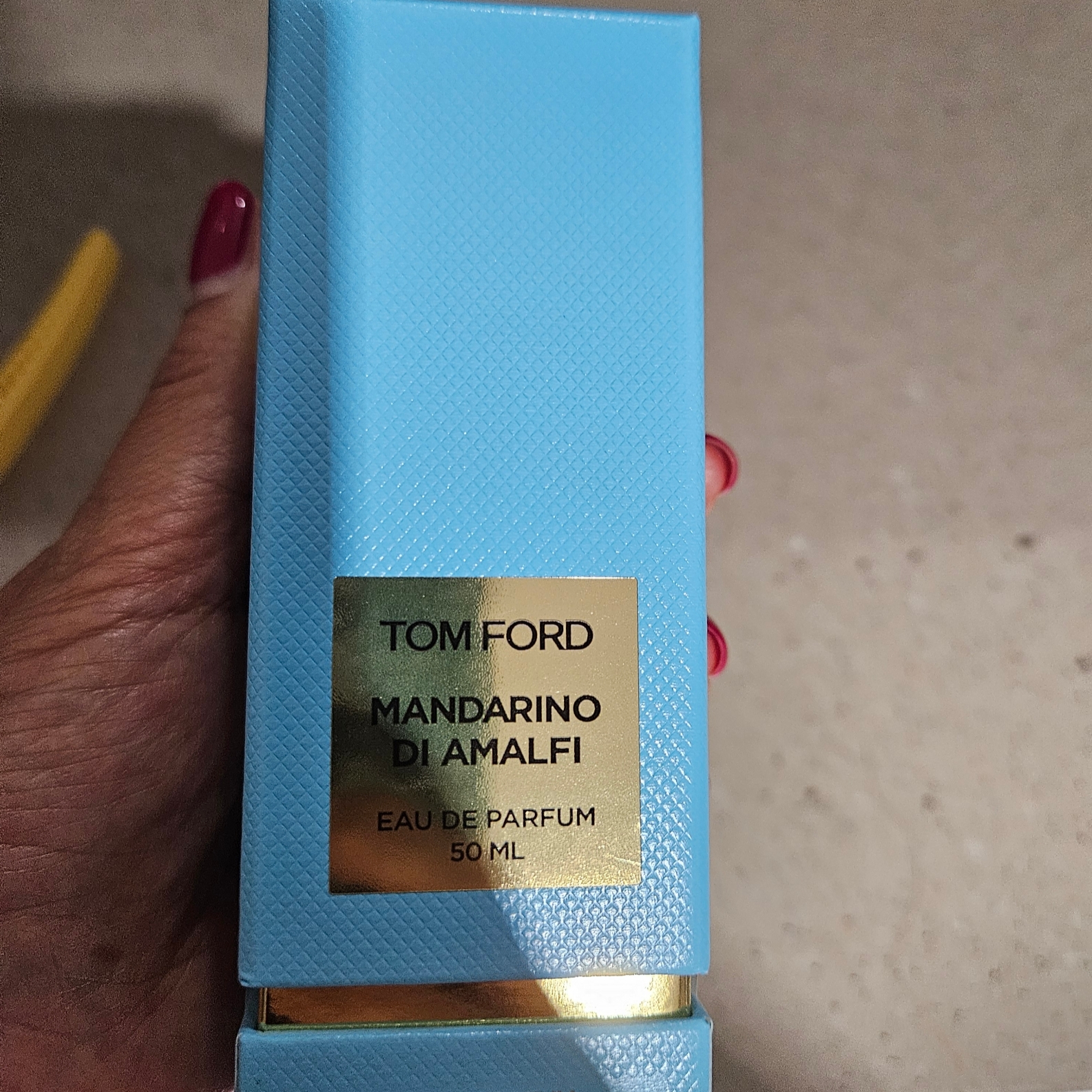 (W) Celine Paris T-Shirt in Cotton Jersey Off White Navy Black, Tom Ford Mandarino Di Amalfi Eau De Parfum 50ml 착용 스타일 - 3