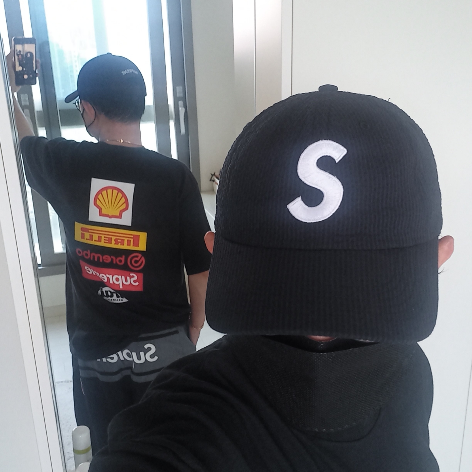 Supreme x Ducati Logos T-Shirt Black - 24SS, Supreme Seersucker S Logo 6-Panel Black - 24SS 착용 스타일 - 4
