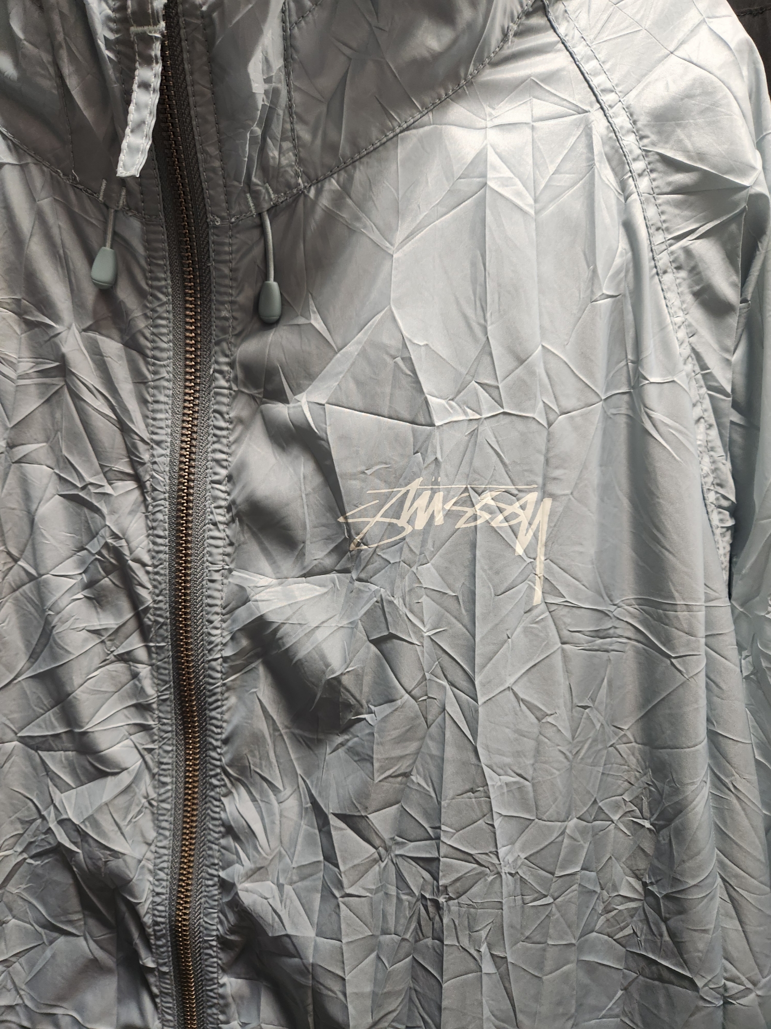 Stussy Beach Shell Wrinkled Nylon Jacket Slate 착용 스타일 - 1