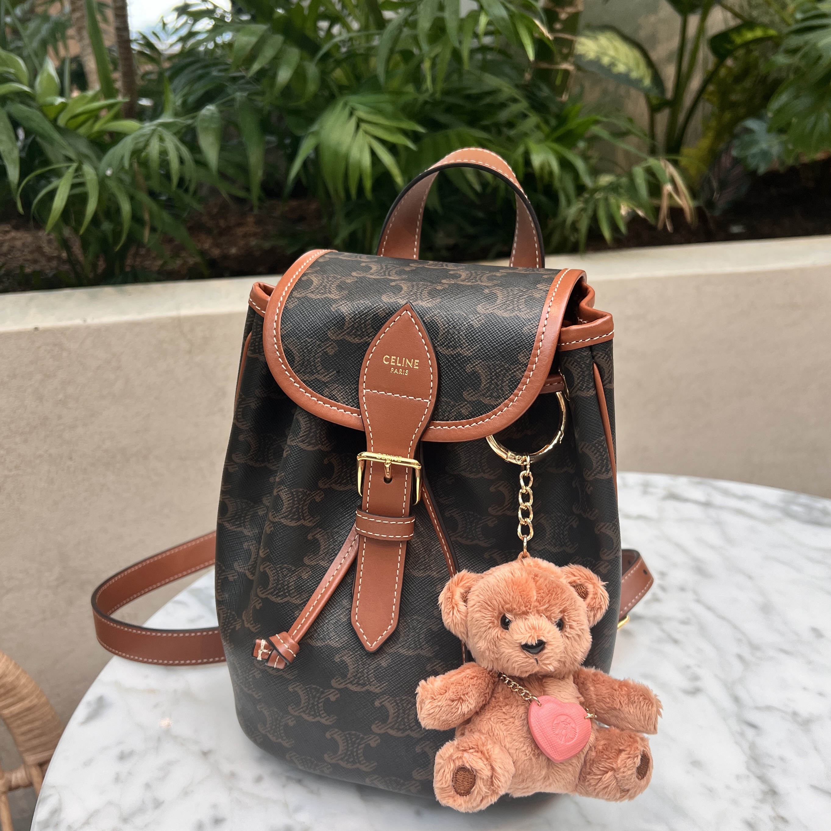Starbucks Be Mine Bear Fabric Keychain, Celine Mini Backpack Folco in Triomphe Canvas and Calfskin Tan 착용 스타일