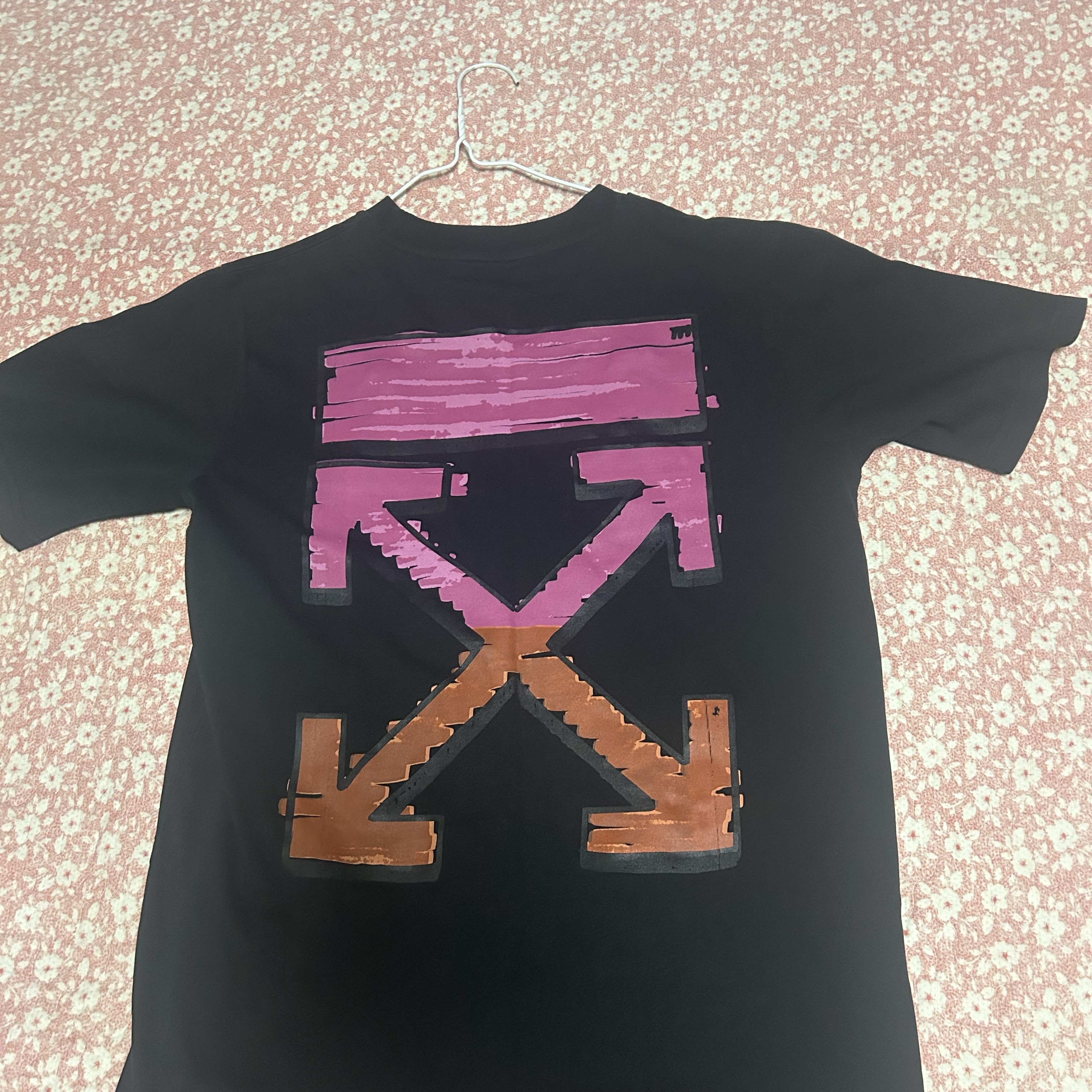 Off-White Marker Slim S/S T-Shirt Black 착용 스타일 - 1