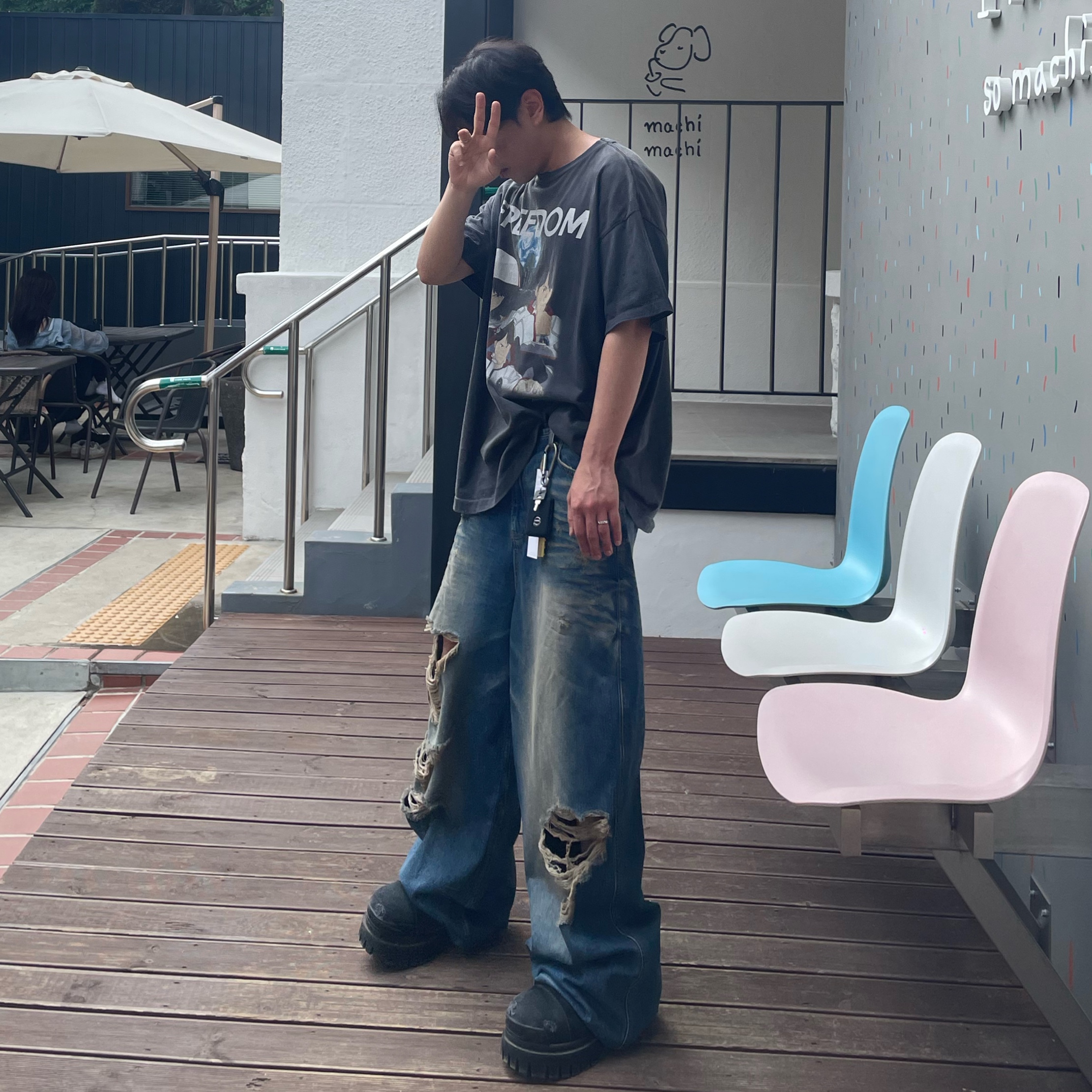 Saint Mxxxxxx x Freedom S/S T-Shirt Black - 24SS, Balenciaga Combat Strike 20mm Boots Black 착용 스타일