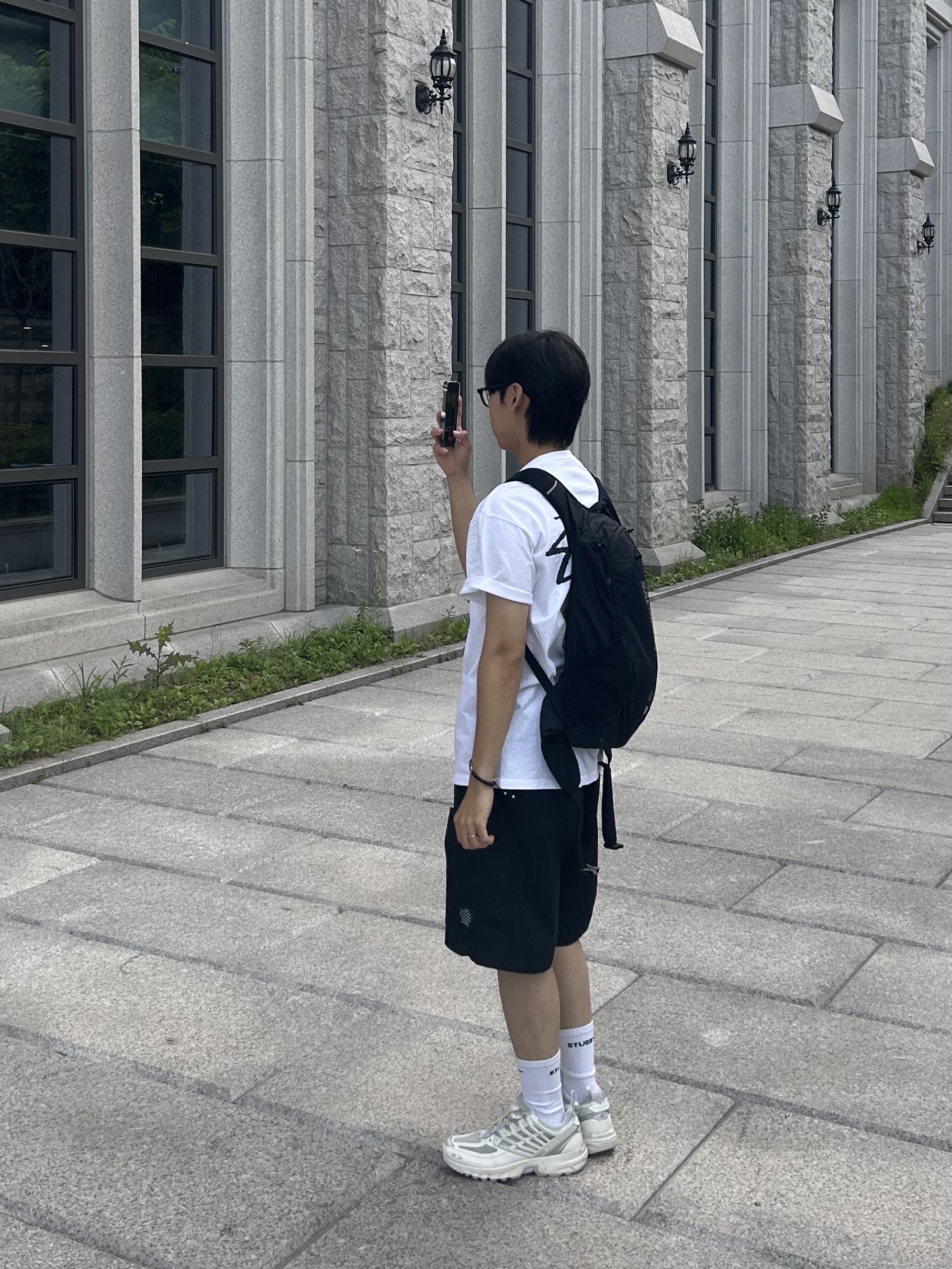 Stussy Stock Tokyo T-Shirt White, Nike x Stussy NRG Crew Socks White Black 착용 스타일 - 2