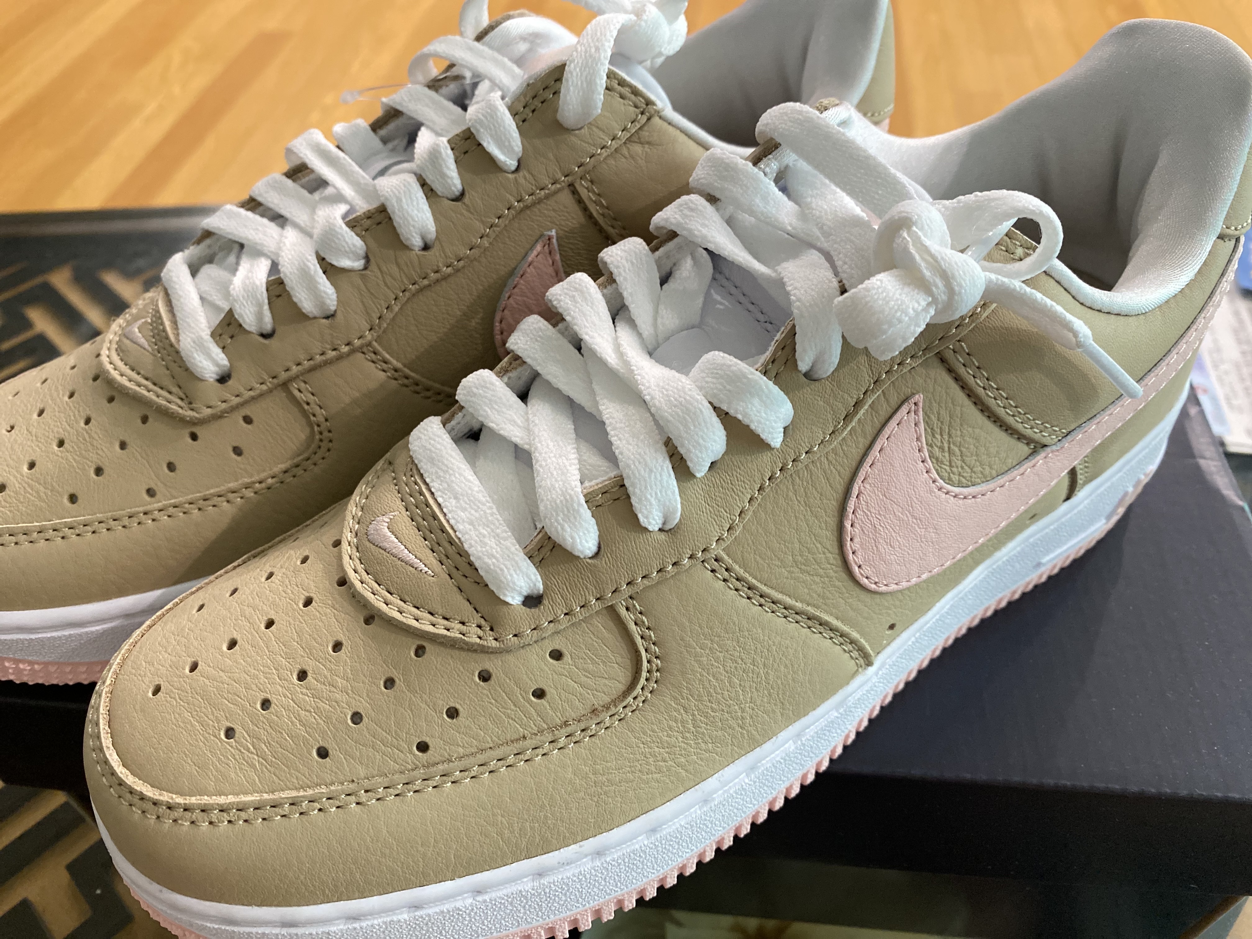 Nike Air Force 1 Low Linen 2024 착용 스타일 - 1