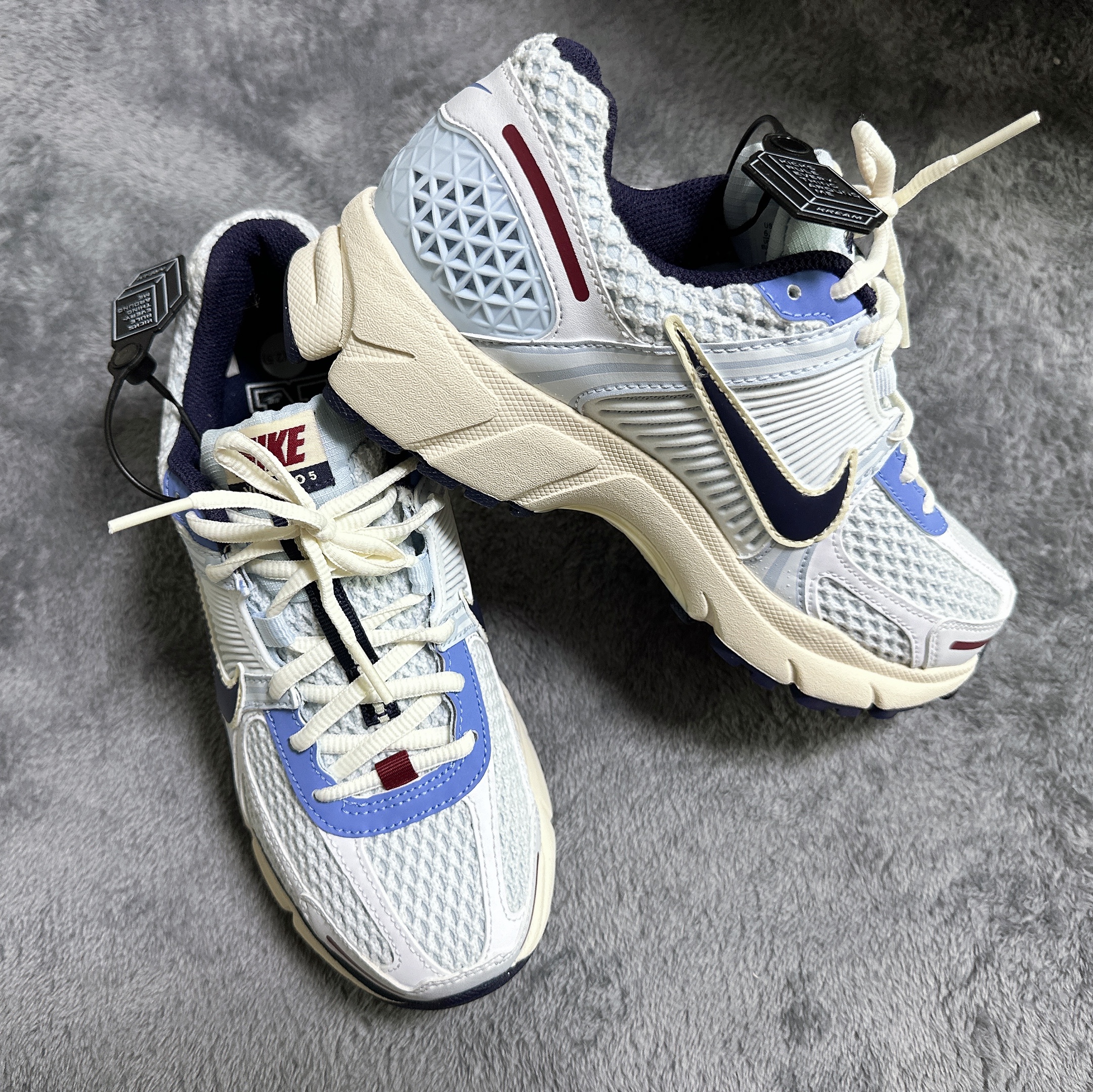 (W) Nike Zoom Vomero 5 Blue Tint Purple Ink 착용 스타일