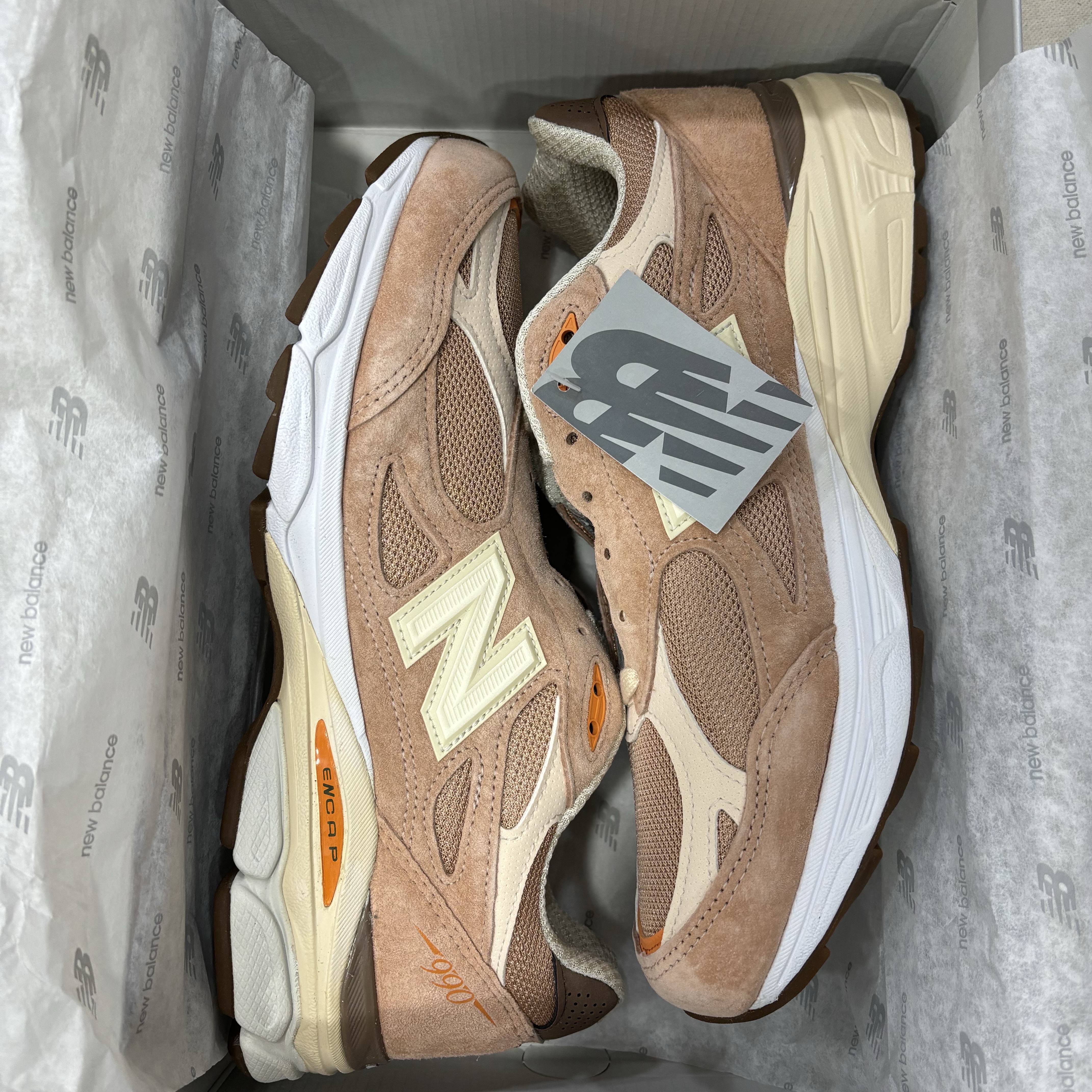 New Balance 990v3 Made in USA Orange Cream - Size? Exclusive 착용 스타일 - 2