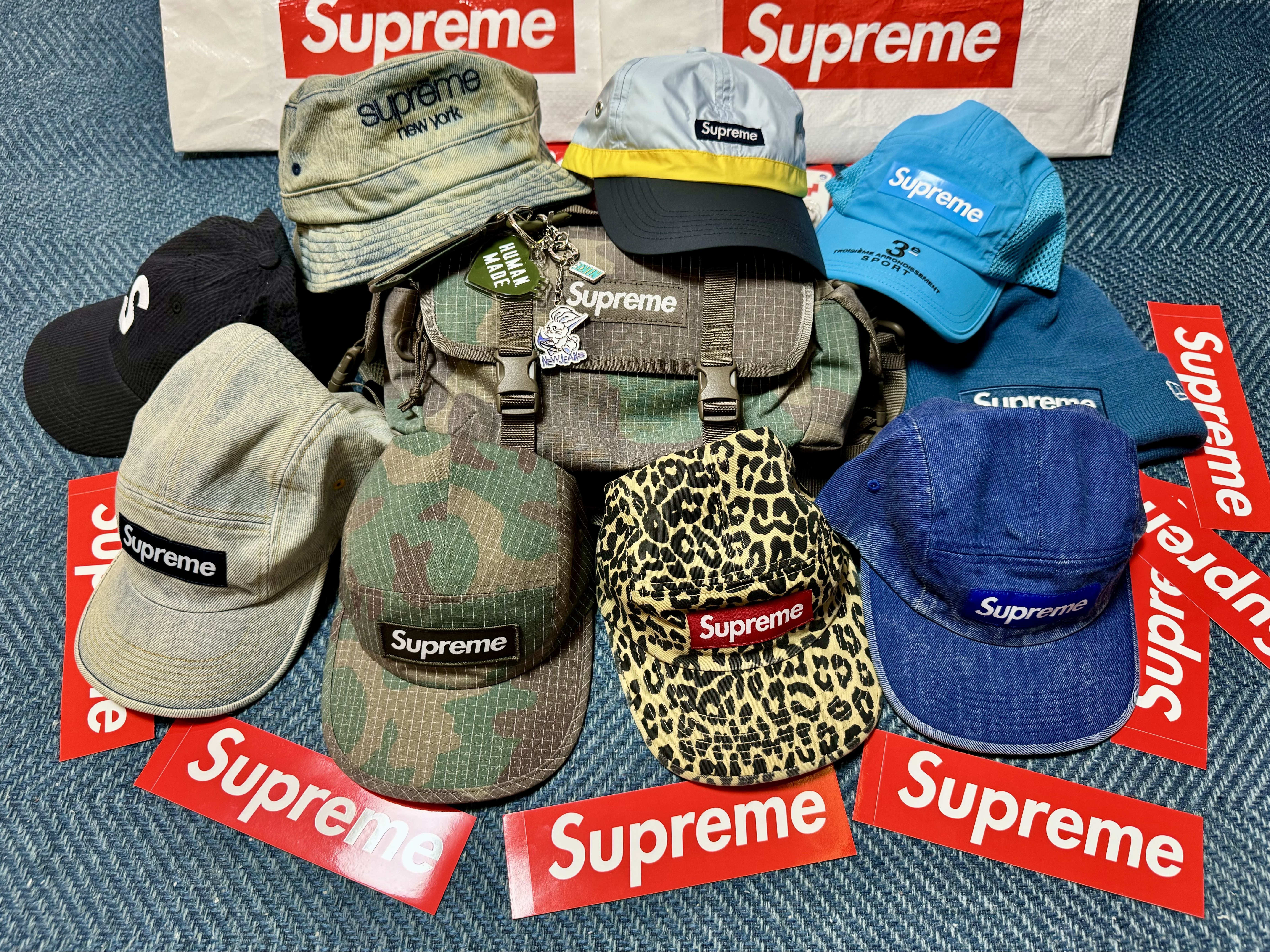 Supreme Mesh Side Panel Camp Cap Cyan - 24SS, Supreme Crown Band Nylon 6-Panel Light Blue - 24SS 착용 스타일
