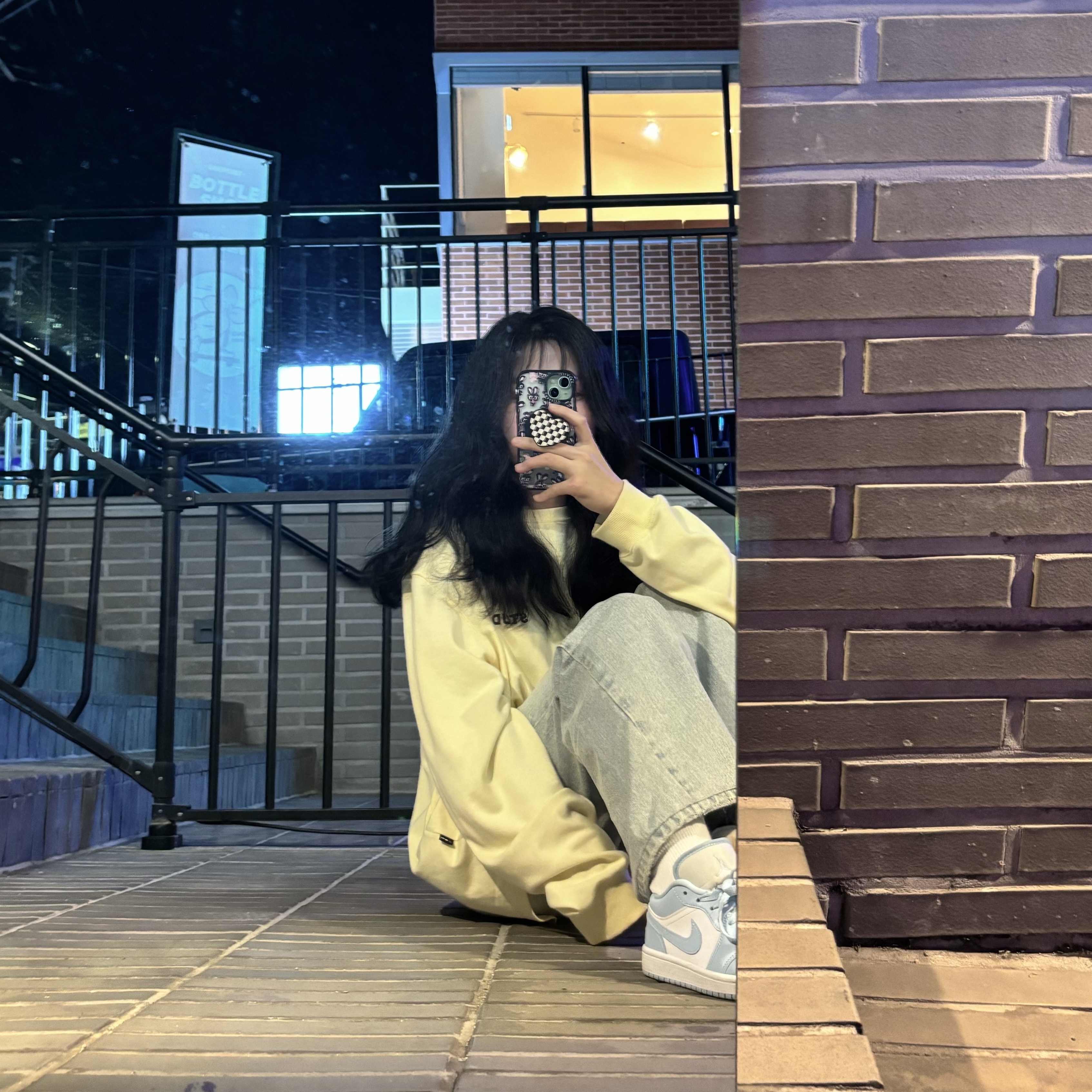 IAB Studio Long Sleeve Lemon, (W) Jordan 1 Low White Ice Blue 착용 스타일