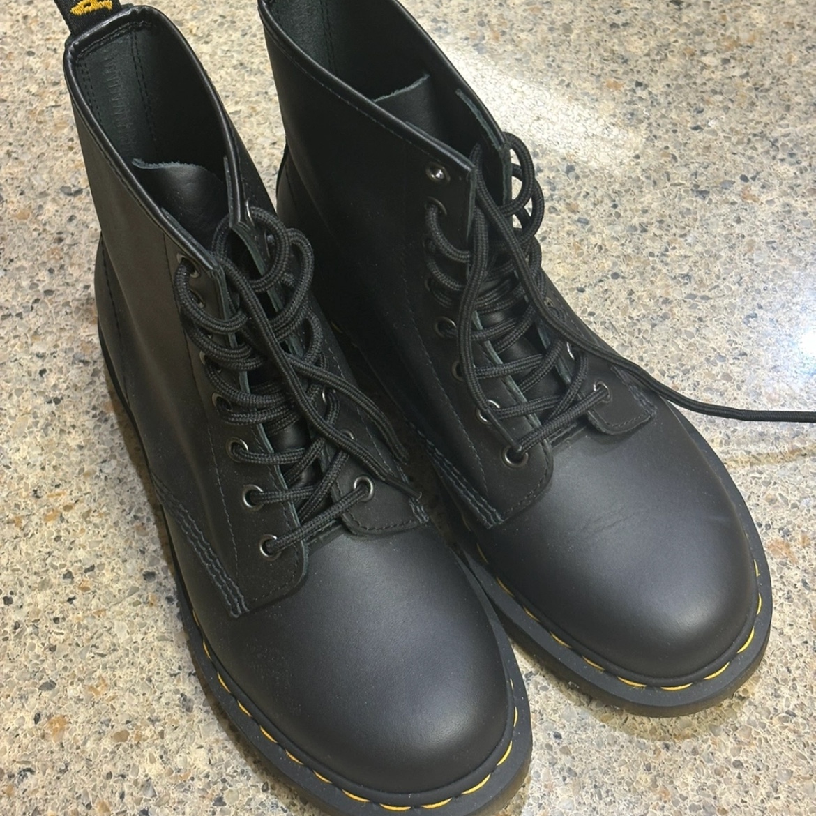 Dr. Martens Women 1460 Nappa Leather Lace Up Boots Black 착용 스타일