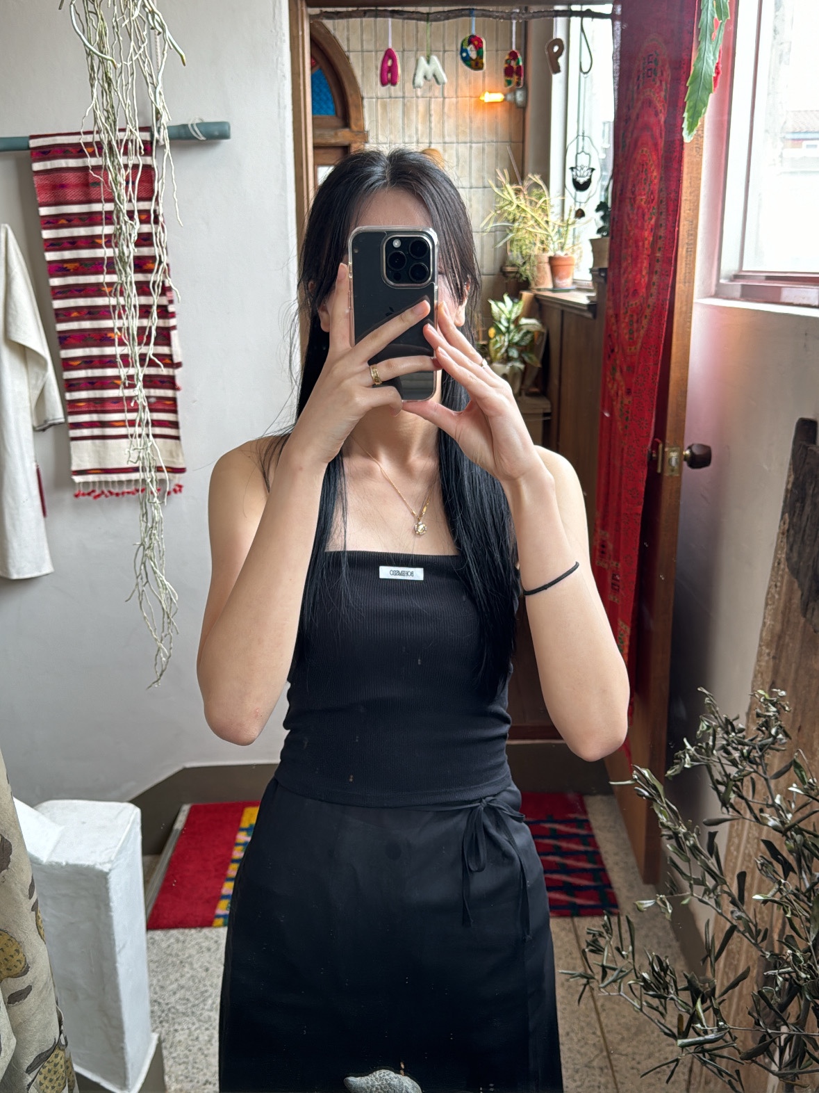 (W) Bohemian Seoul Basic Tube Top Black, Hoka Hopara Black Castle Rock 착용 스타일 - 2
