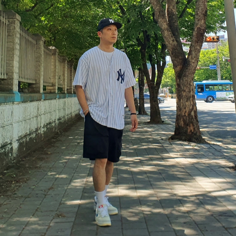 Nike x Undefeated Air Force 1 Low SP 5 On It, IAB Studio Socks White (5 Pack) 착용 스타일 - 1