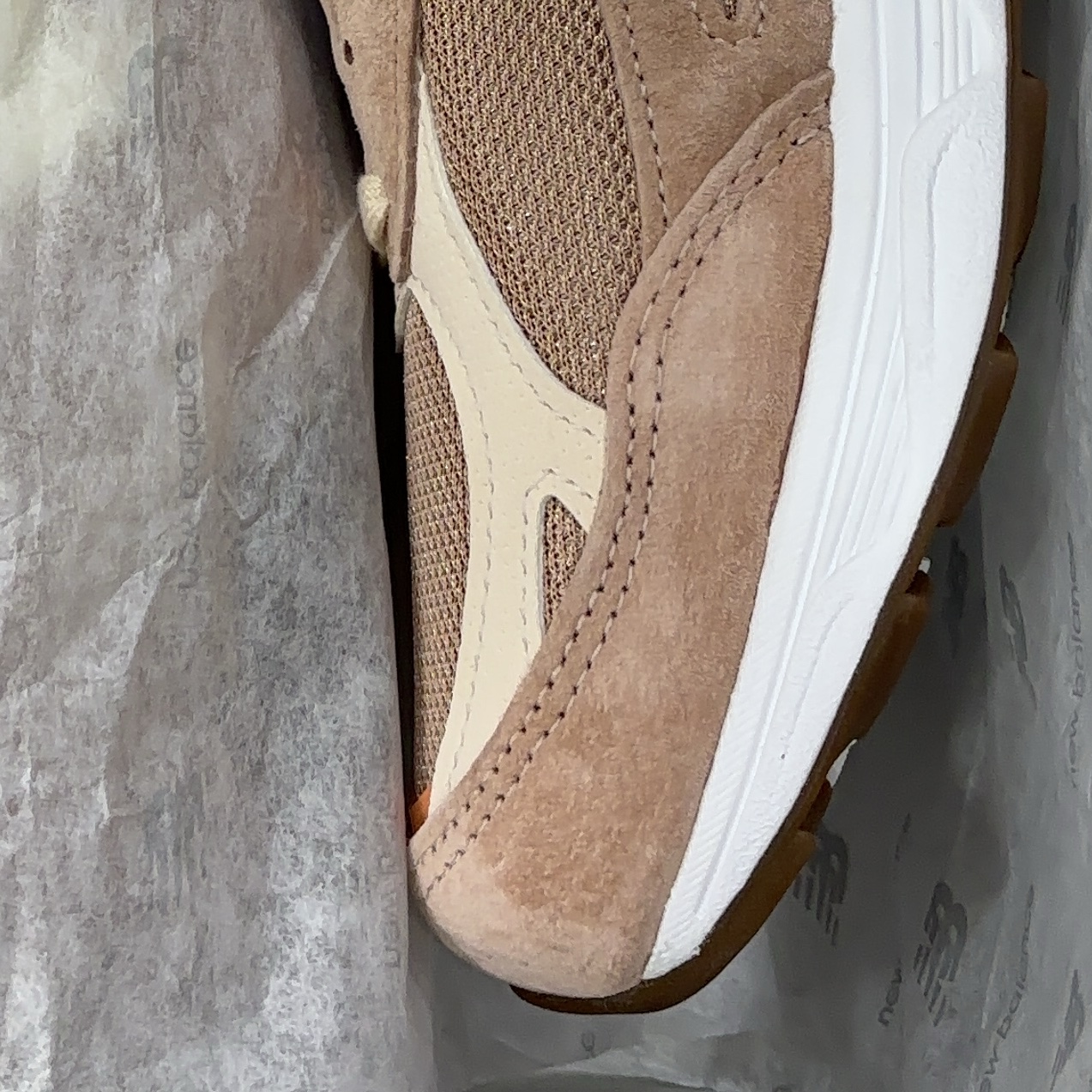 New Balance 990v3 Made in USA Orange Cream - Size? Exclusive 착용 스타일 - 3