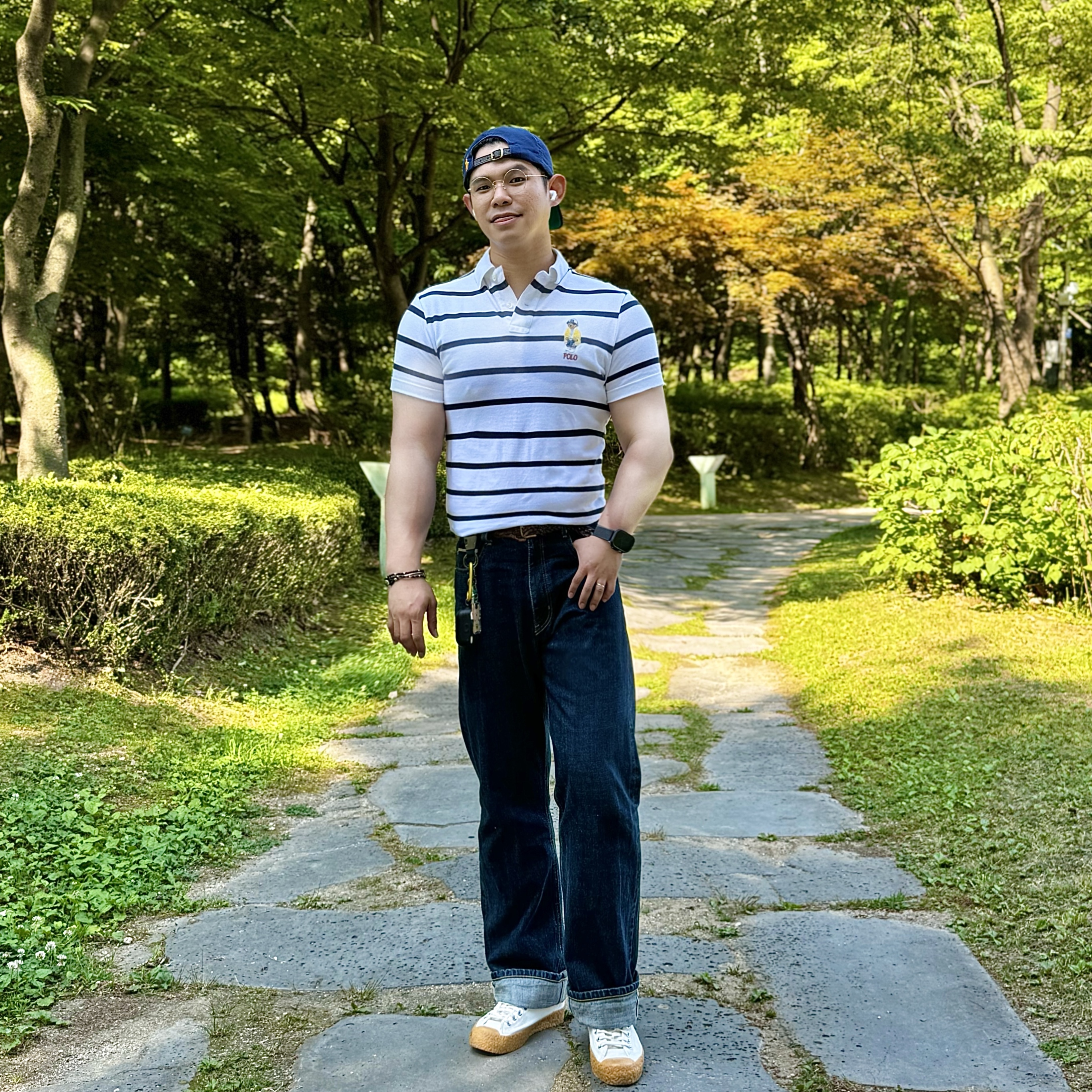 Apple Watch Ultra 2 49mm Titanium Case with Trail Loop M/L Blue Black (Korean Ver.), Apple Airpods Pro 2nd Gen with MagSafe Charging Case USB C (Korean Ver.) 착용 스타일 - 2