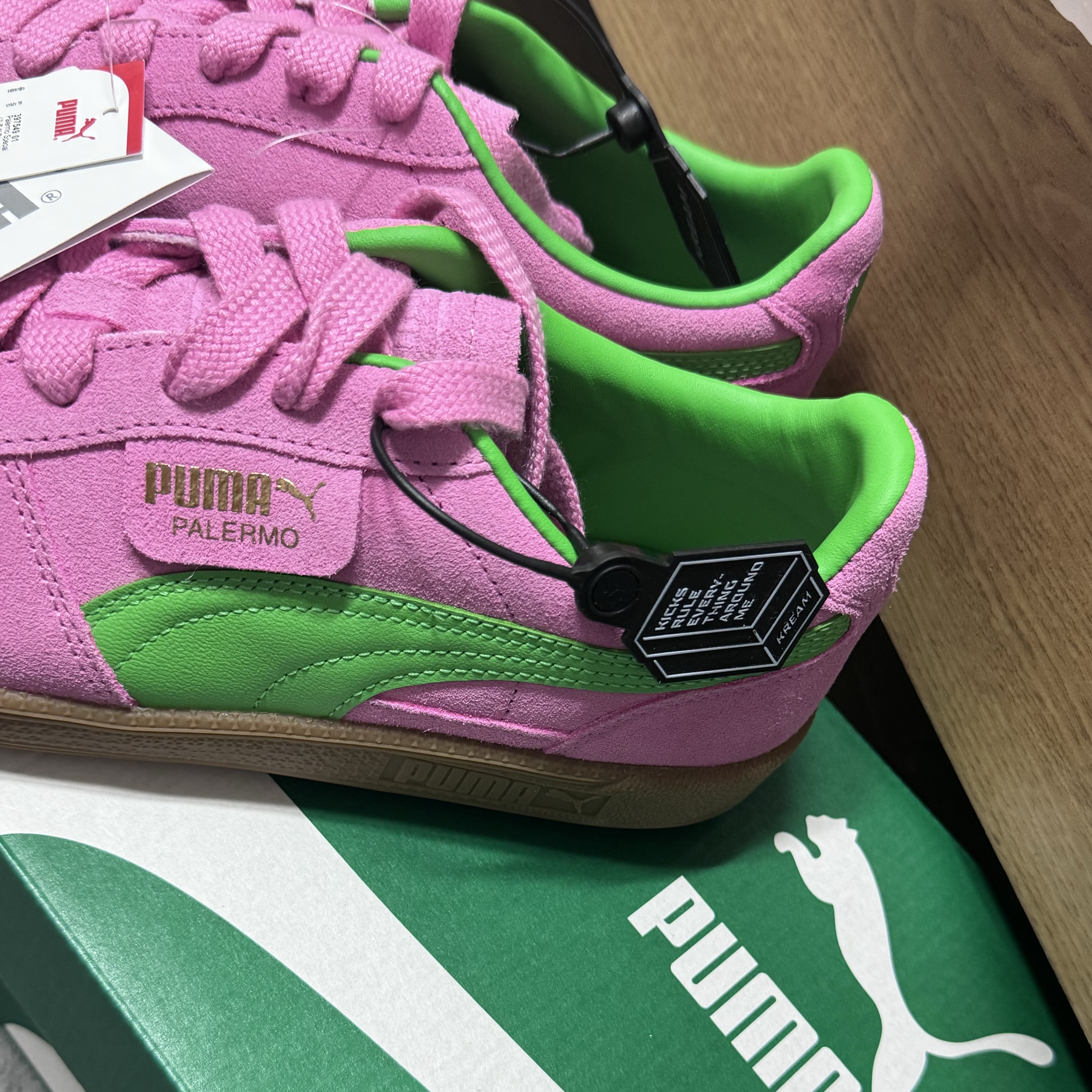 Puma Palermo Special Pink Delight Green 착용 스타일 - 3