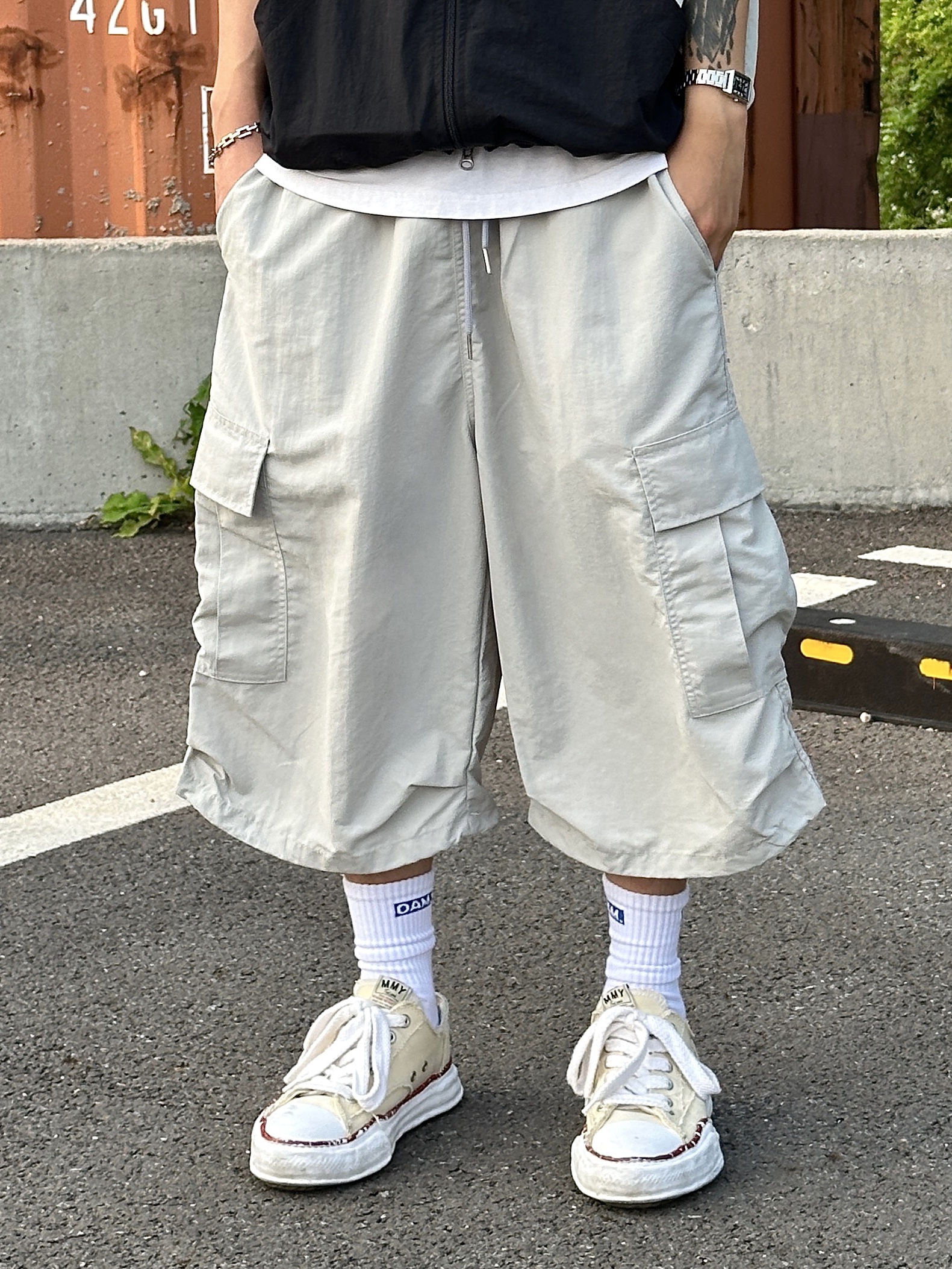 Maison Mihara Yasuhiro Peterson OG Sole Canvas Low-top Sneakers Natural 착용 스타일 - 4