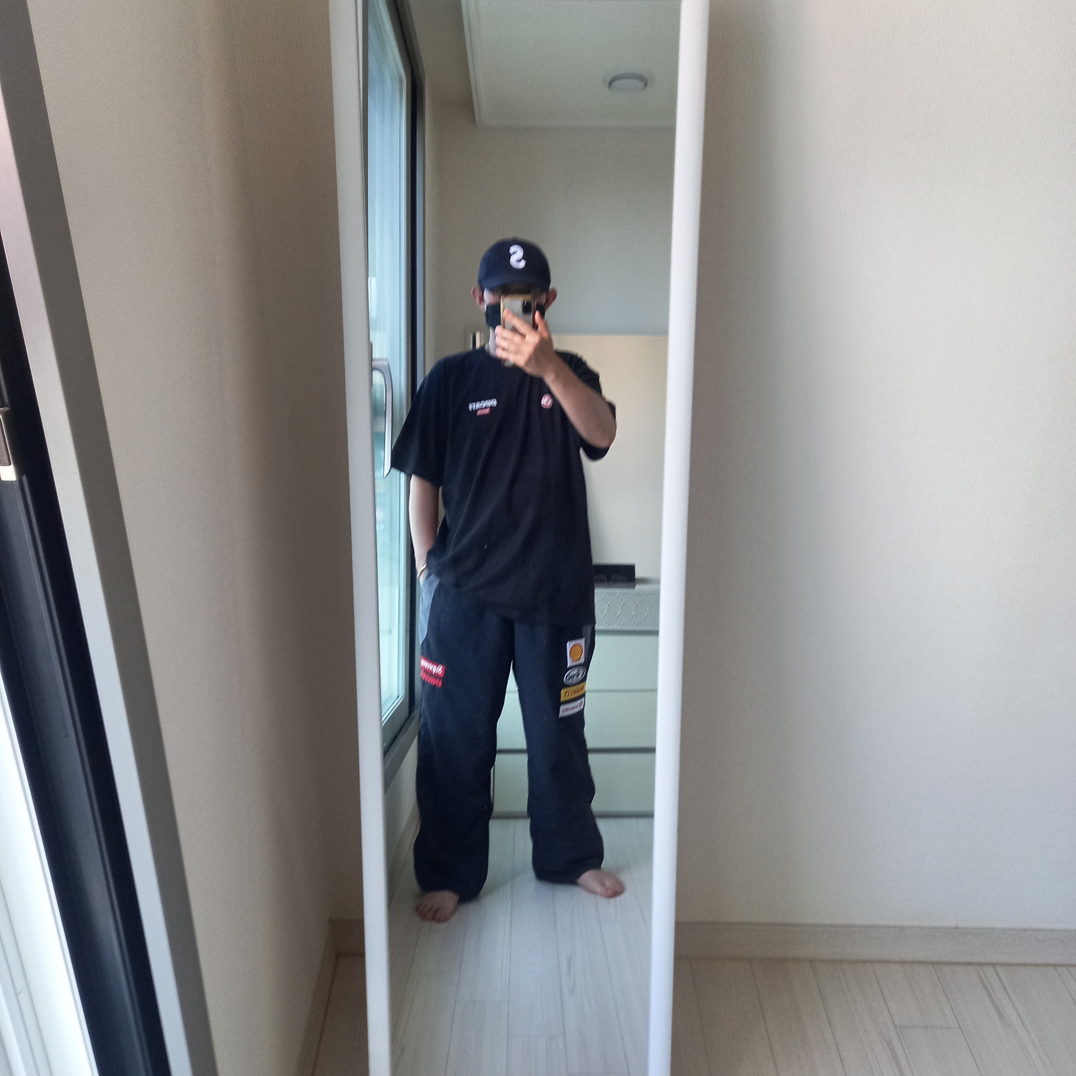 Supreme x Ducati Logos T-Shirt Black - 24SS, Supreme Seersucker S Logo 6-Panel Black - 24SS 착용 스타일 - 1