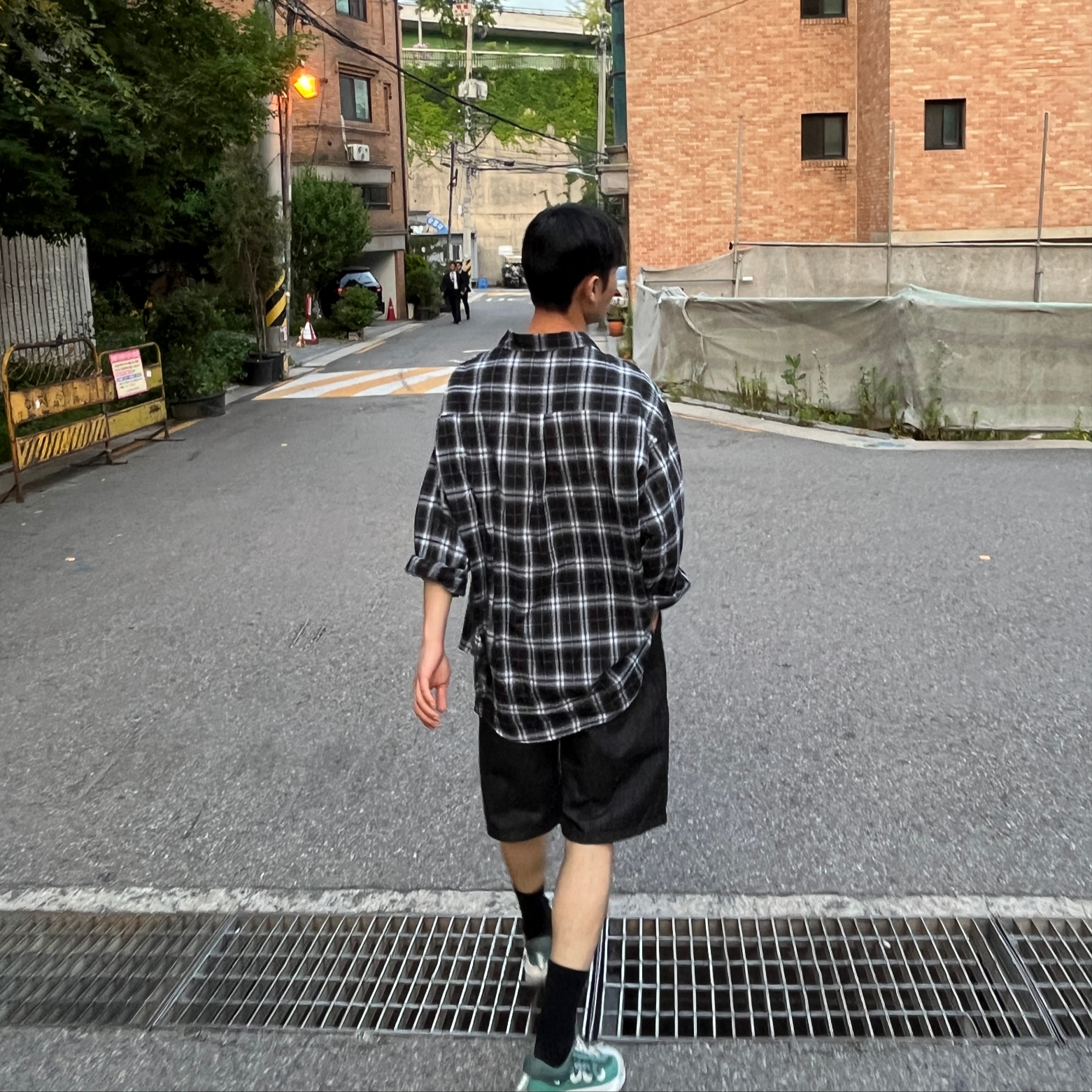 Nike ACG Mountain Fly 2 Low Bicoastal Vintage Green 착용 스타일 - 1